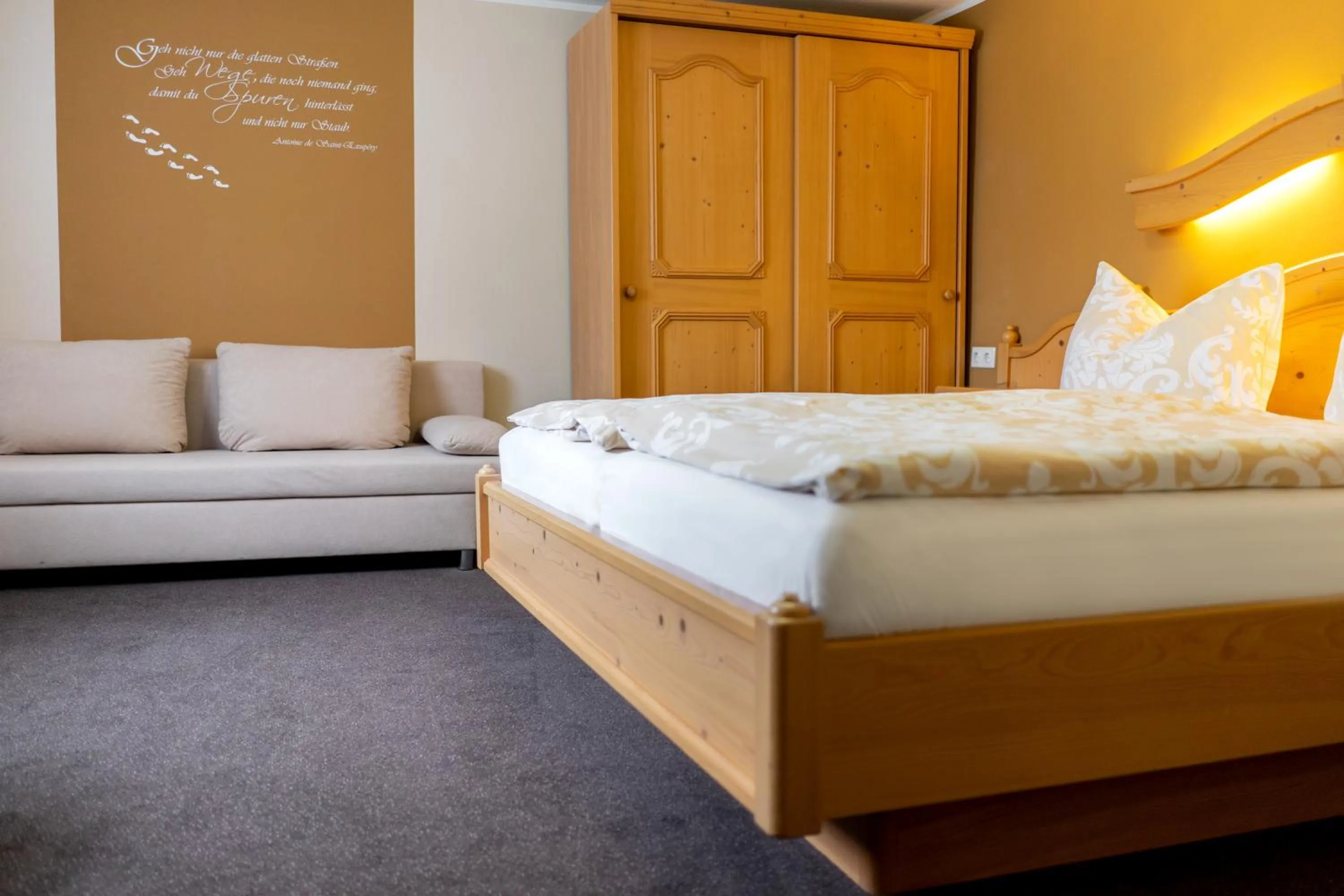 Bedroom, Bed in Land-Hotel Mühlengrund