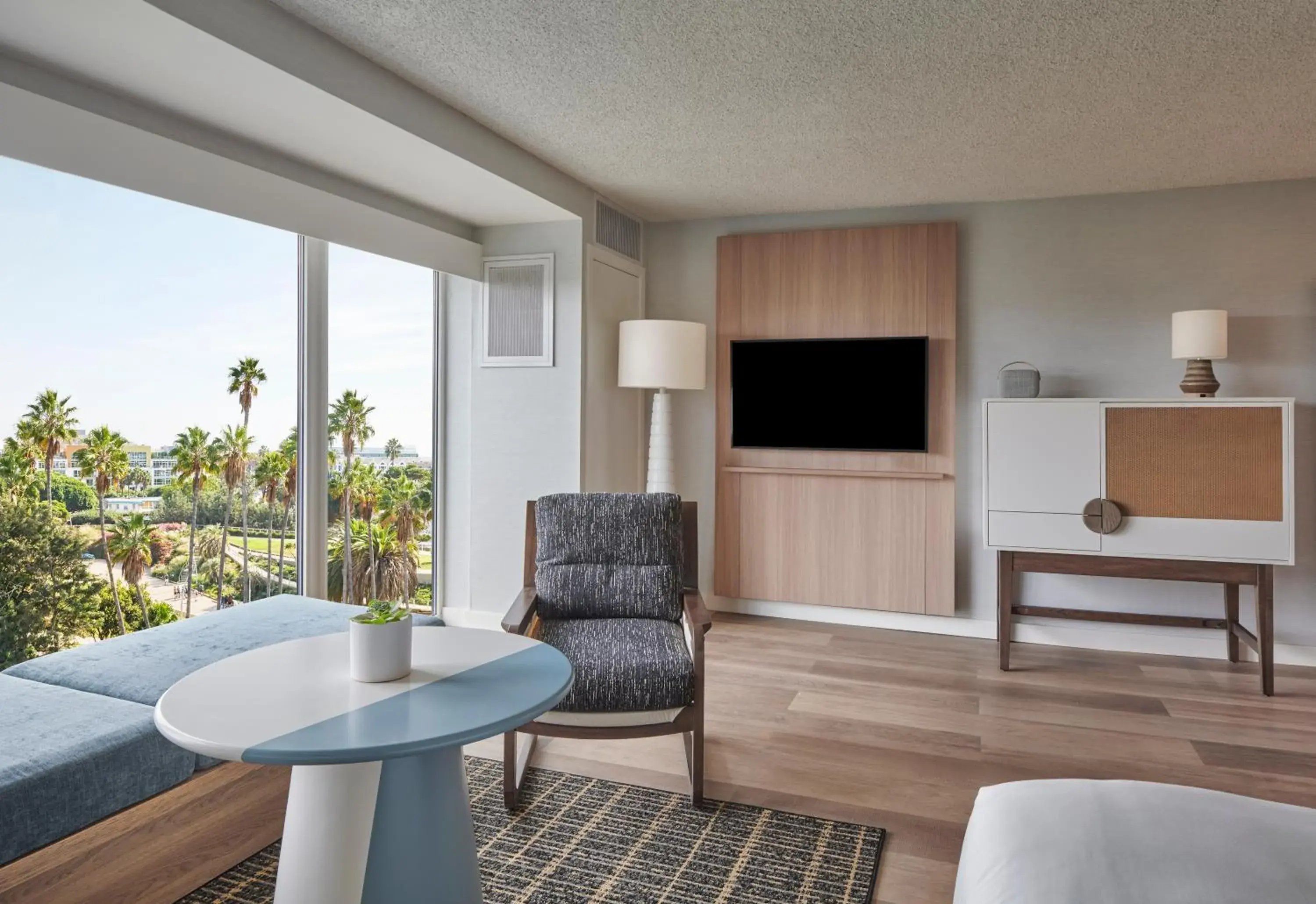 Deluxe Suite in The Pierside Santa Monica Deluxe Suite in The Pierside Santa Monica