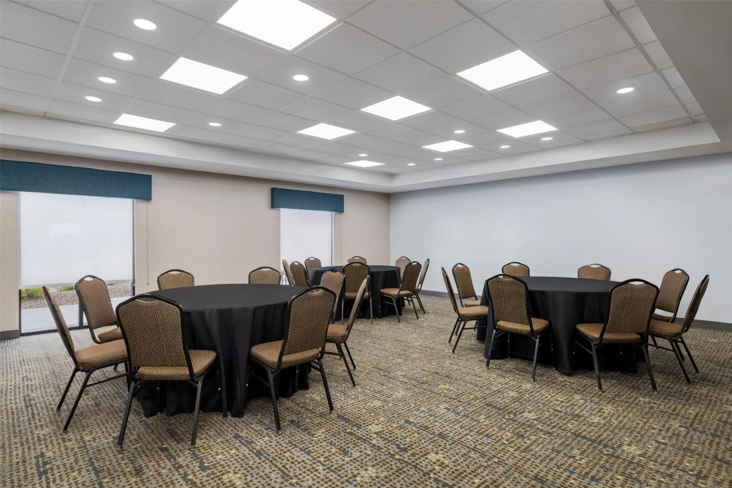Meeting/conference room in Hampton Inn Las Vegas/North Speedway