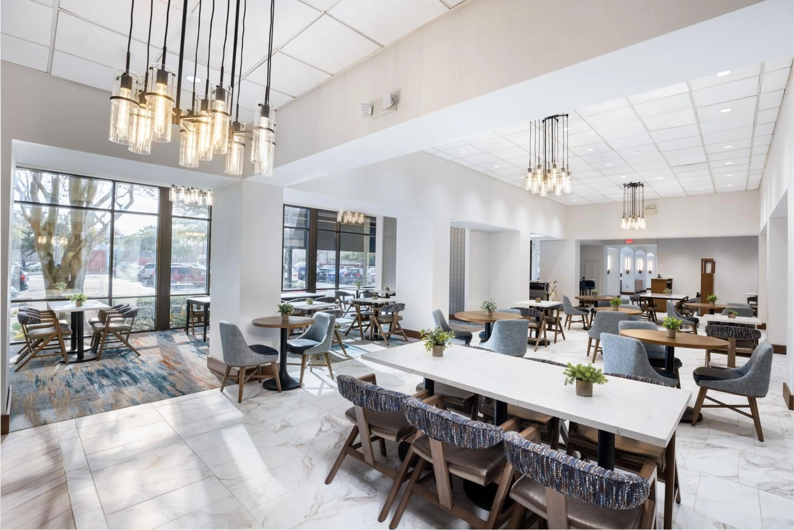 Restaurant/places to eat in DoubleTree by Hilton Houston Medical Center Hotel & Suites