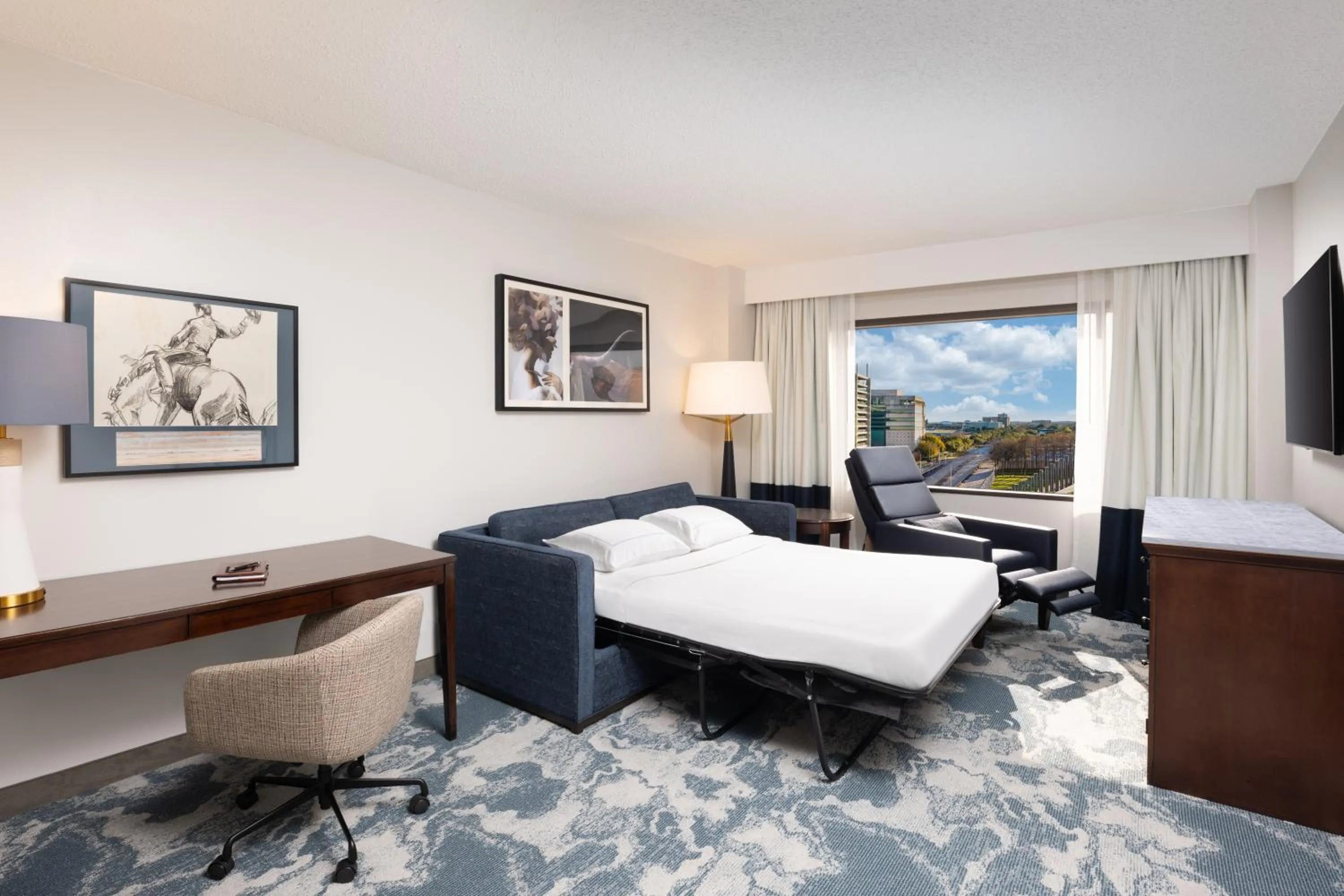 Living room in DoubleTree by Hilton Houston Medical Center Hotel & Suites