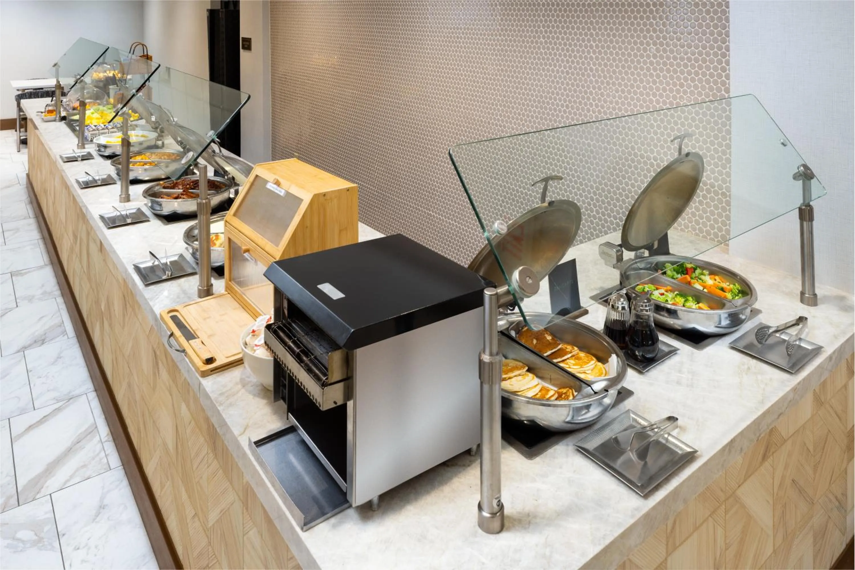 Restaurant/places to eat in DoubleTree by Hilton Houston Medical Center Hotel & Suites