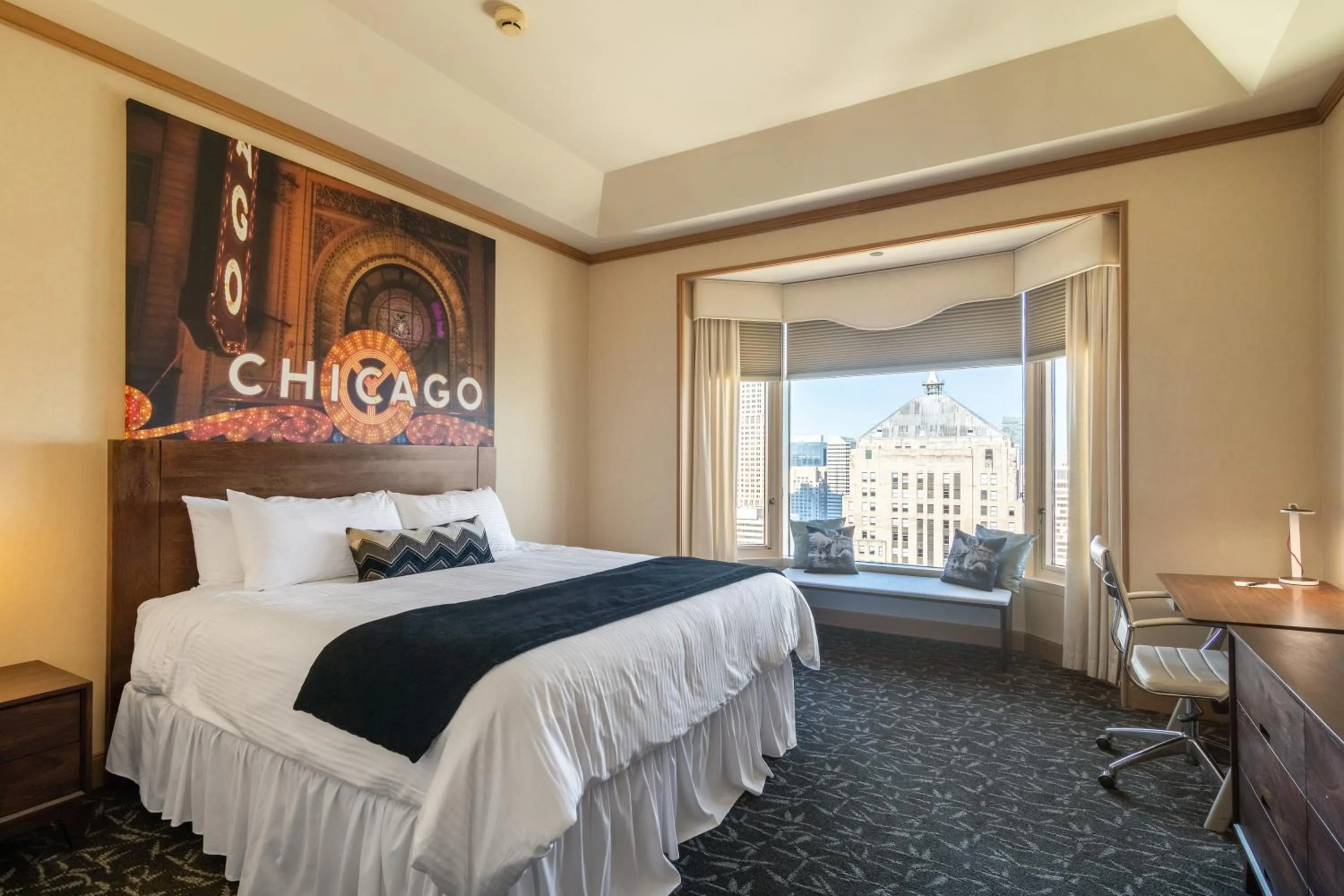 Bedroom, Bed in The Buckingham Hotel