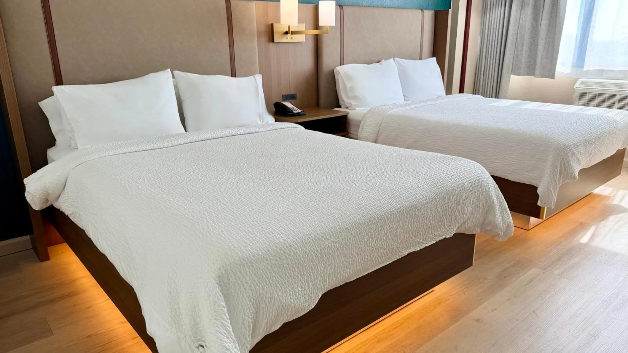 Photo of the whole room, Bed in Holiday Inn Houston S - NRG Area - Med Ctr by IHG