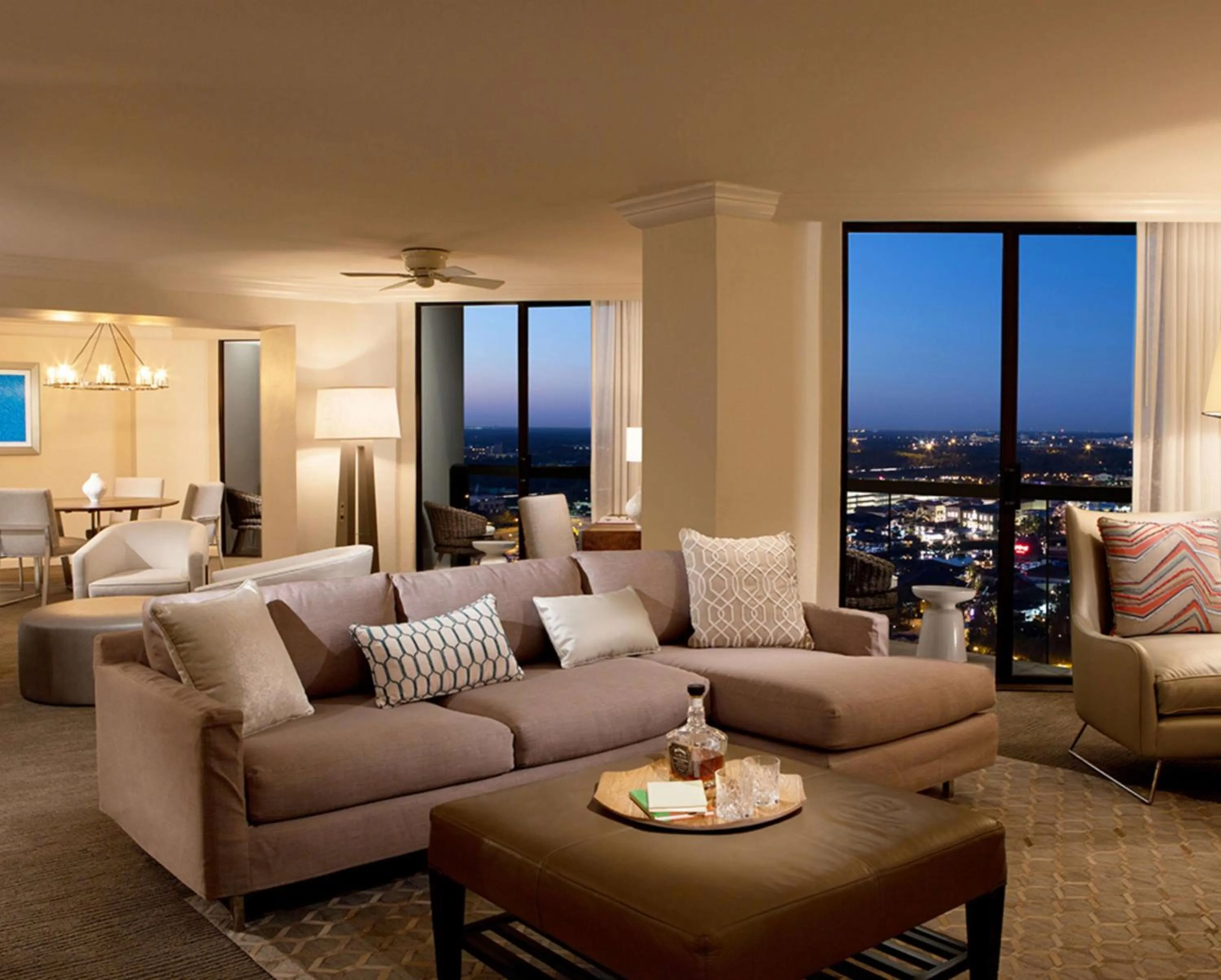 Living room in Hilton Orlando Buena Vista Palace - Disney Springs Area