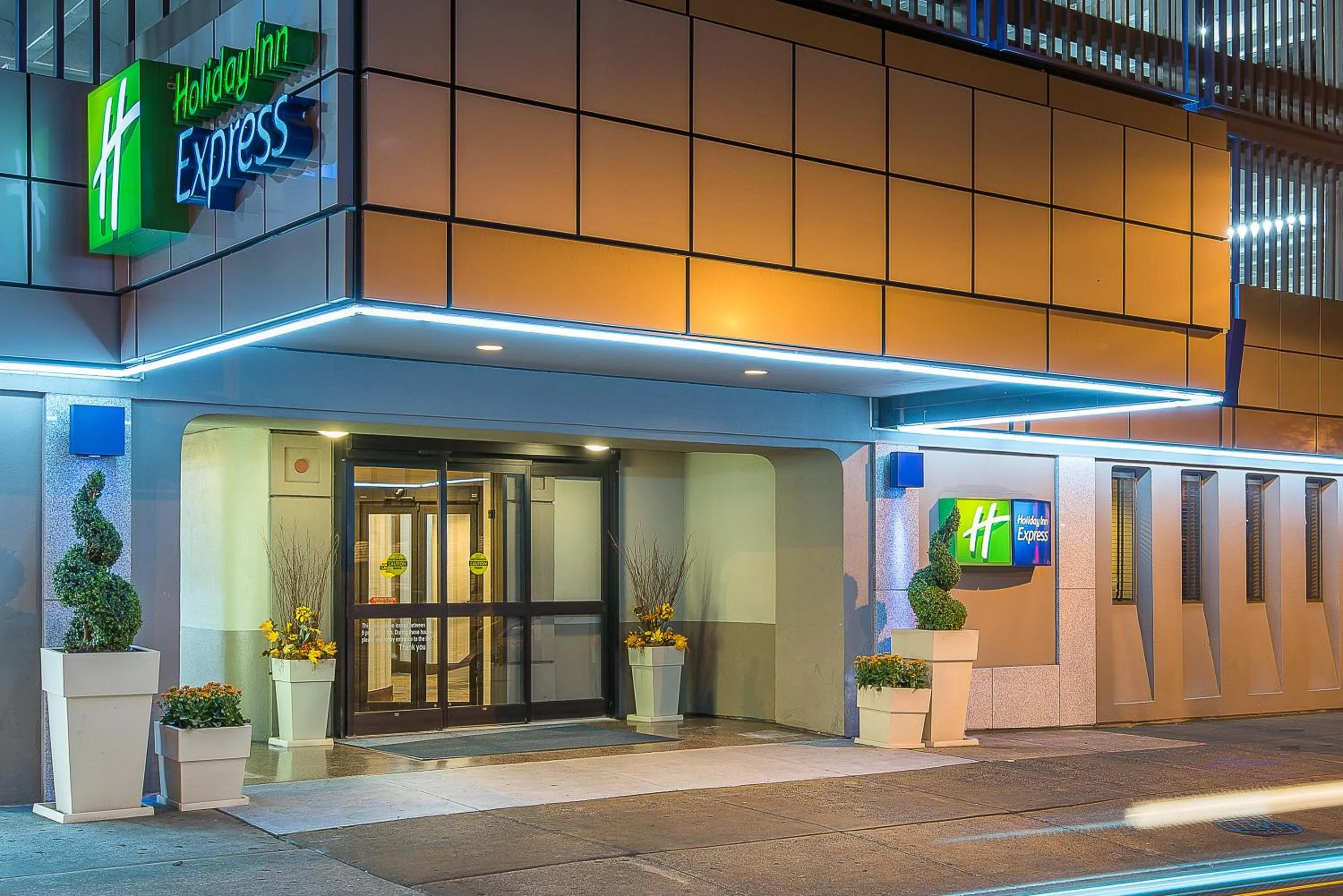 Property building in Holiday Inn Express Philadelphia-Midtown by IHG