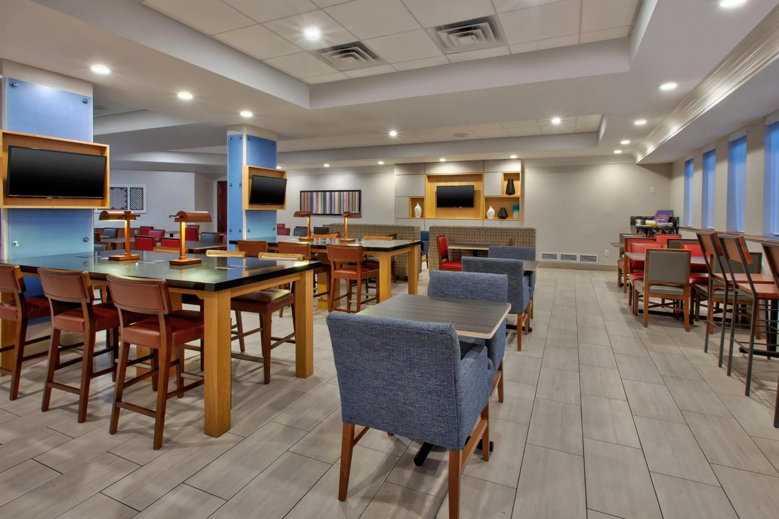 Breakfast in Holiday Inn Express Philadelphia-Midtown by IHG