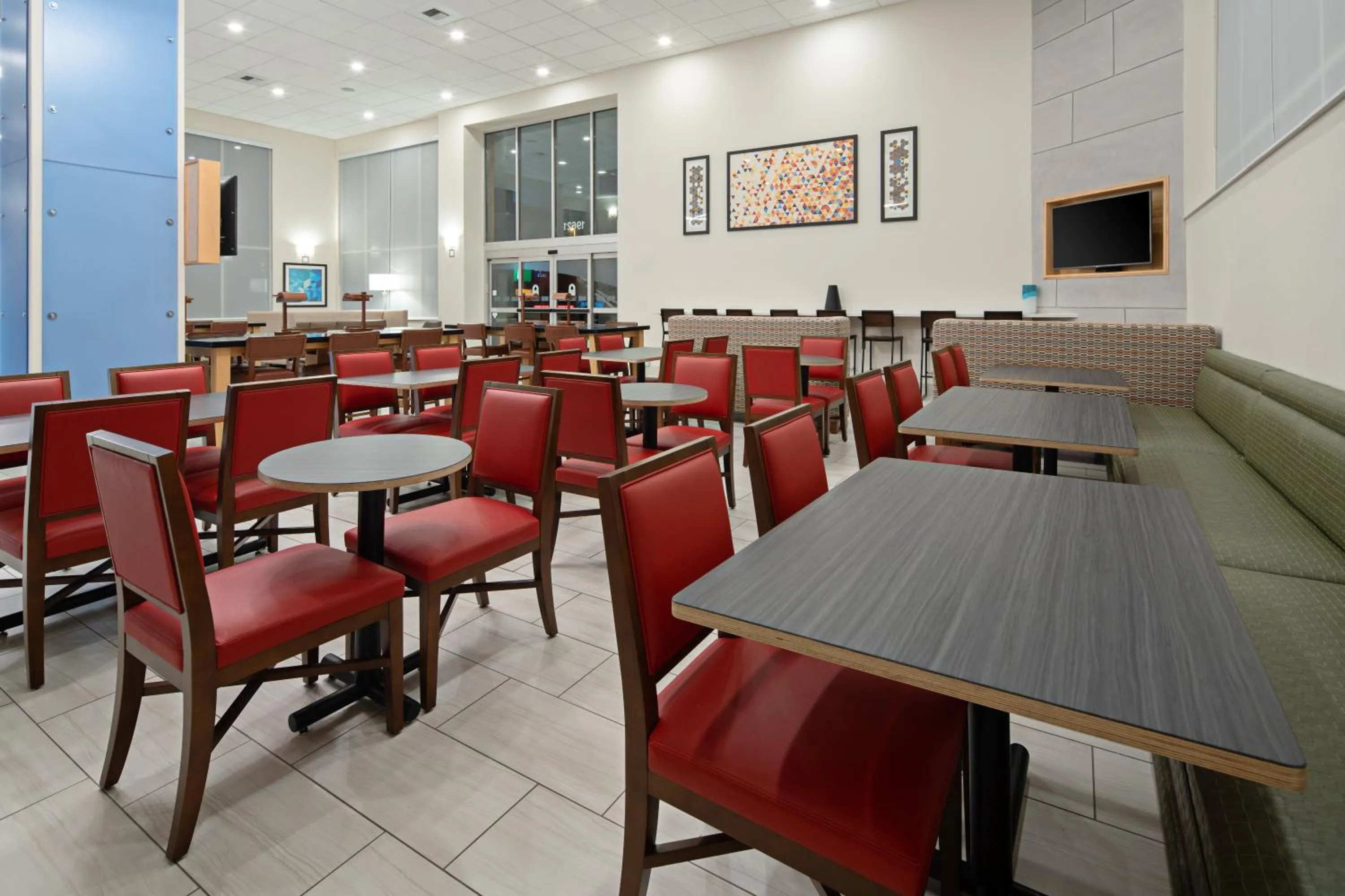 Breakfast in Holiday Inn Express Seattle - Sea-Tac Airport by IHG