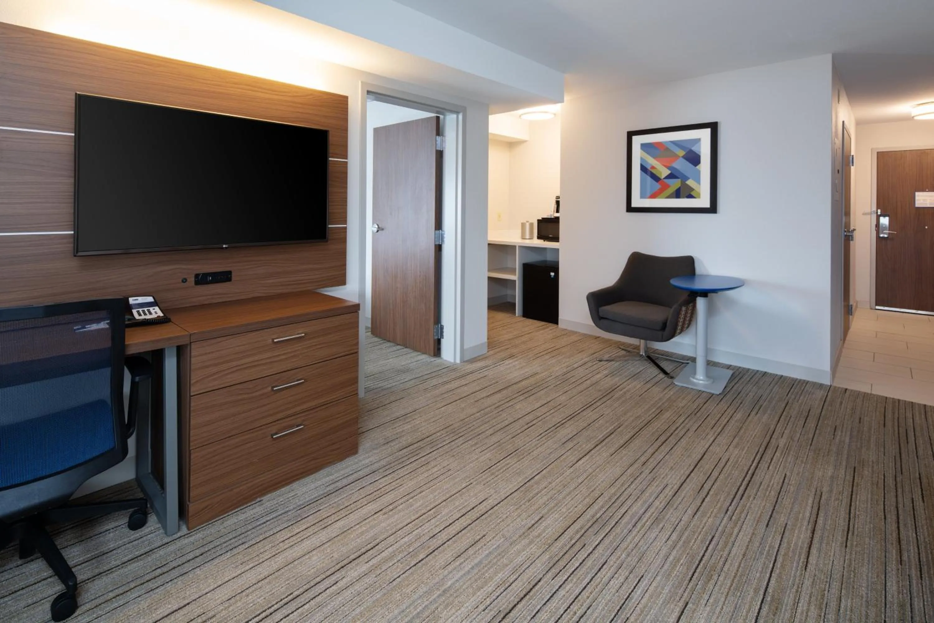 Photo of the whole room in Holiday Inn Express Seattle - Sea-Tac Airport by IHG
