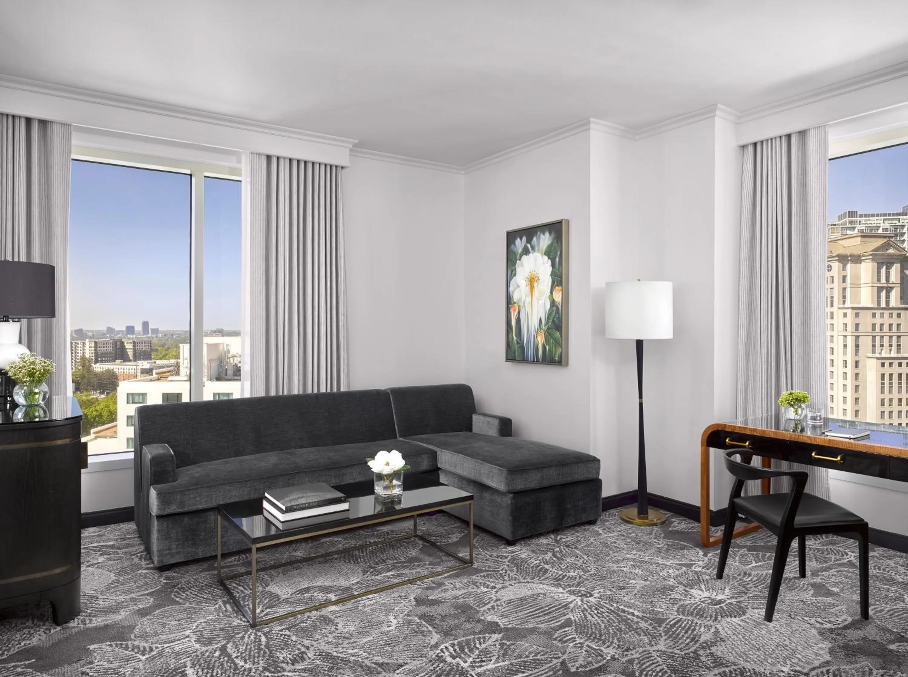 Seating area in InterContinental Buckhead Atlanta by IHG