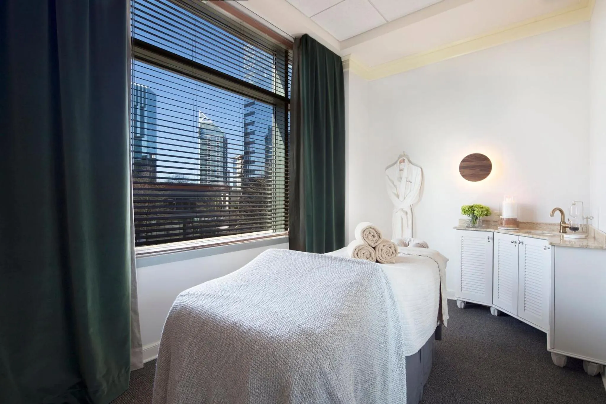 Spa and wellness centre/facilities, Bed in InterContinental Buckhead Atlanta by IHG