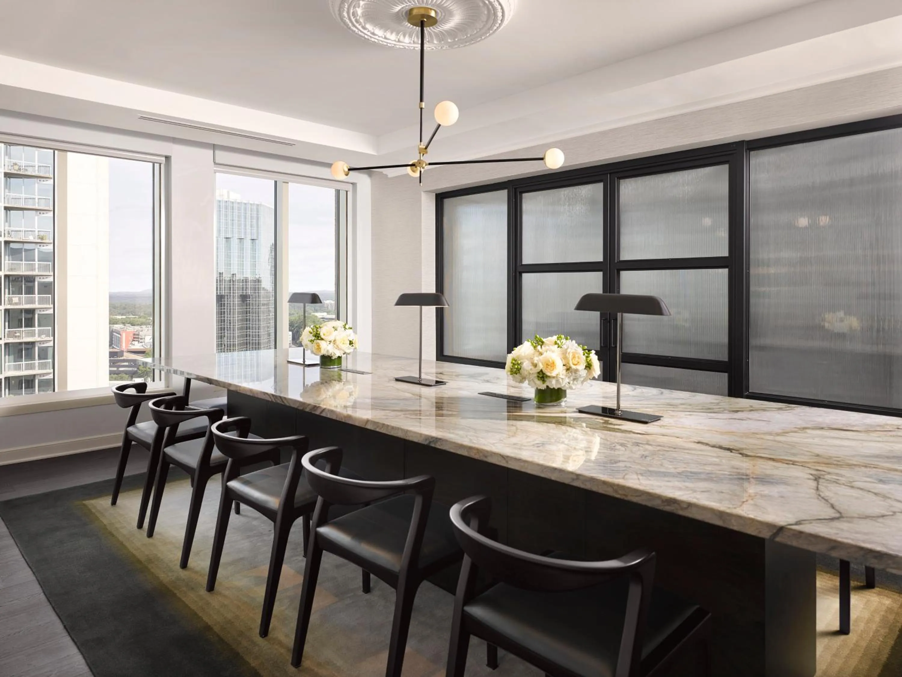 Lounge or bar in InterContinental Buckhead Atlanta by IHG