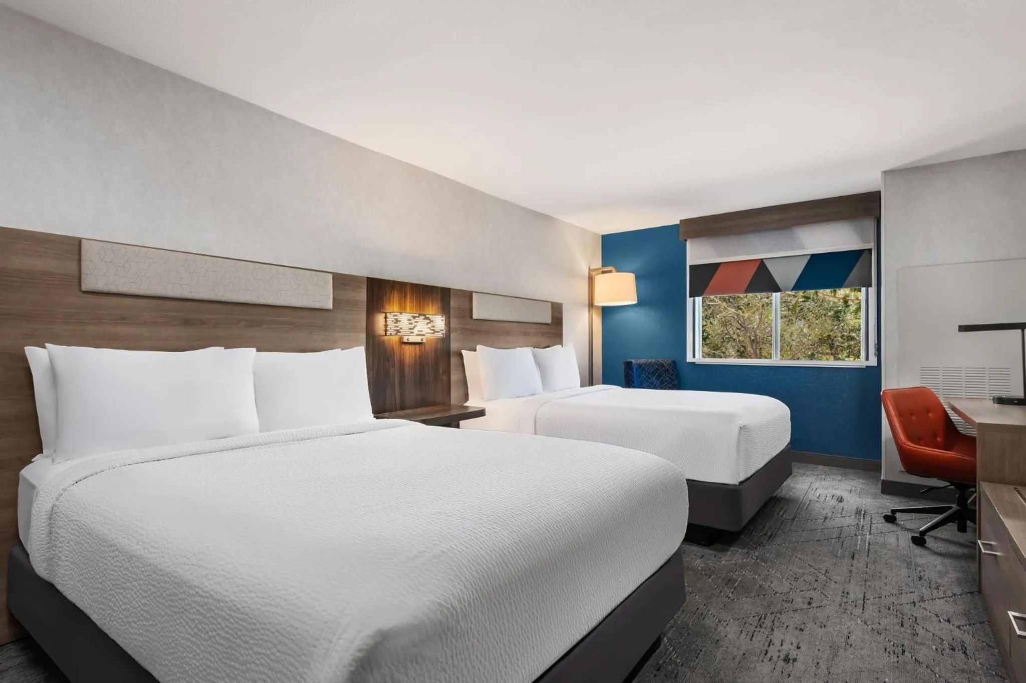 Photo of the whole room, Bed in Holiday Inn Express Fresno River Park Highway 41 by IHG