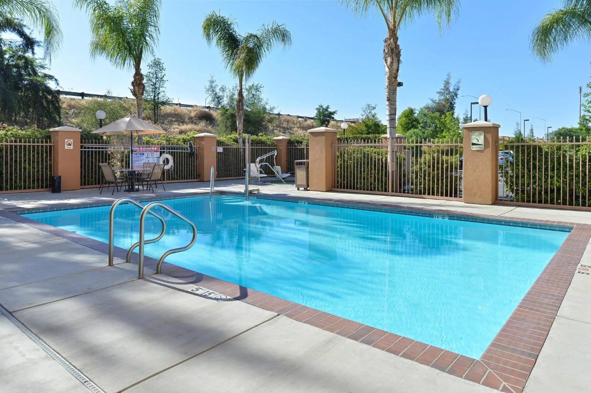 Swimming pool in Holiday Inn Express Fresno River Park Highway 41 by IHG