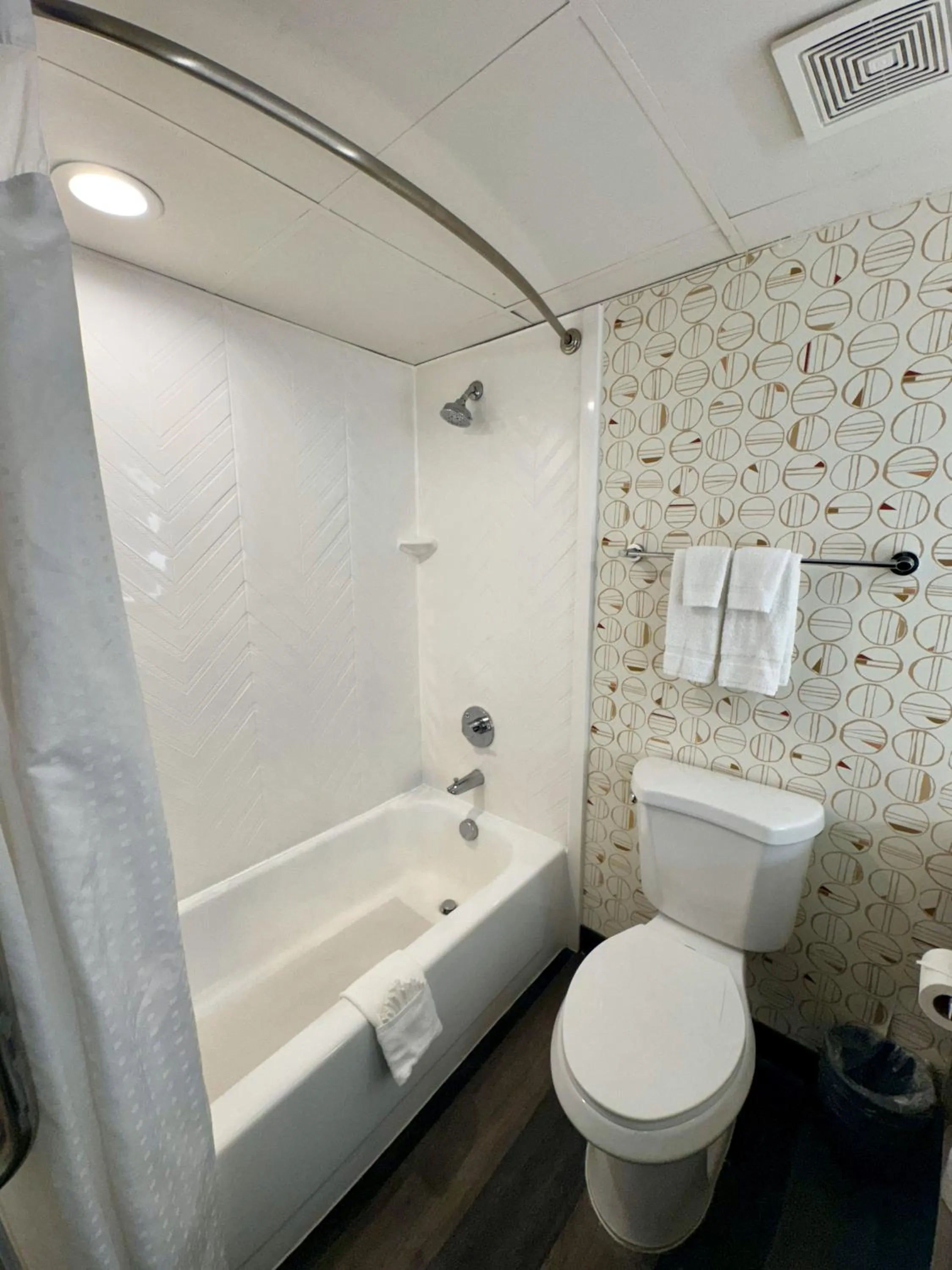 Bathroom in Wyndham Houston Hobby Airport