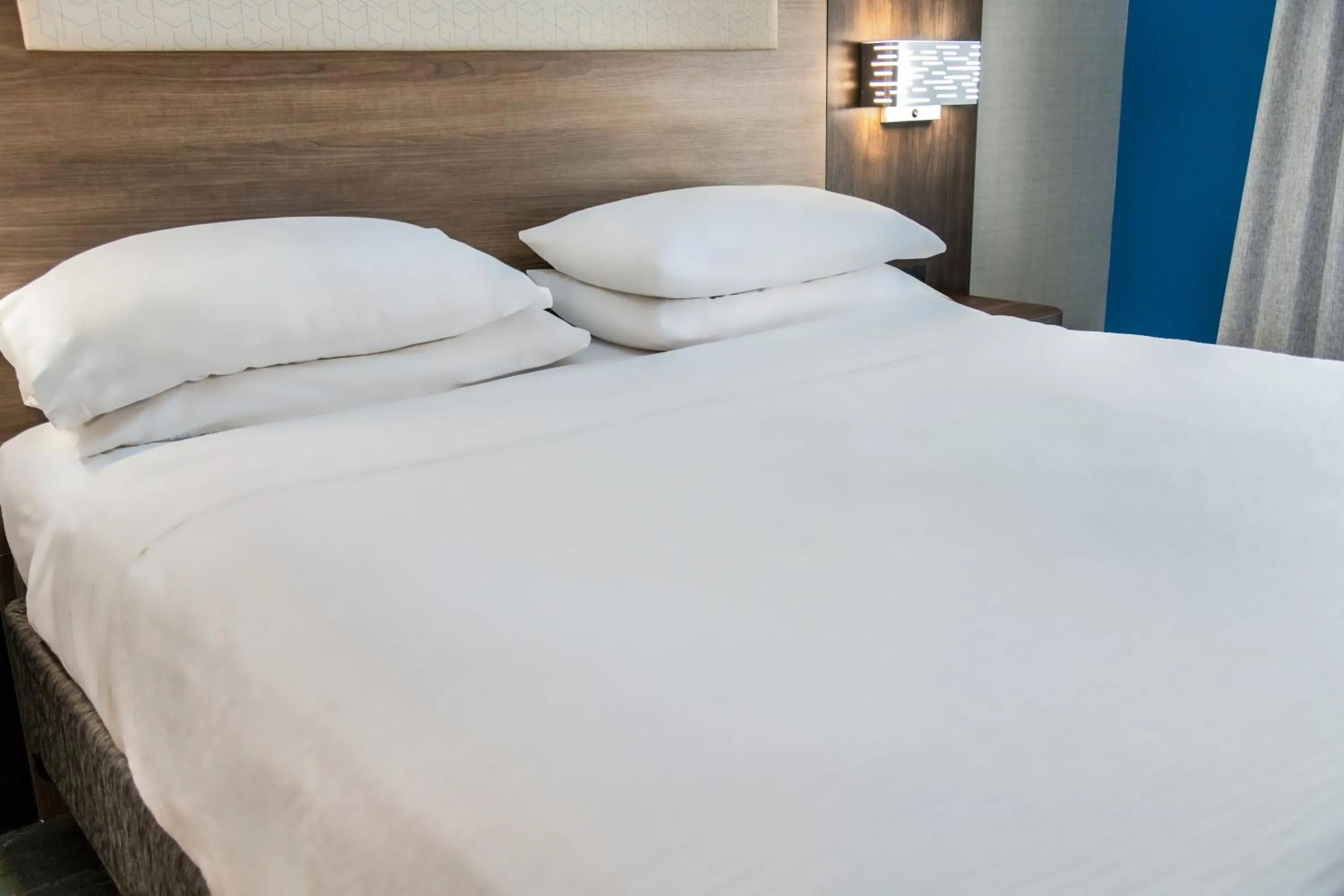 Bed in Holiday Inn Express Hotel & Suites Pittsburgh-South Side by IHG