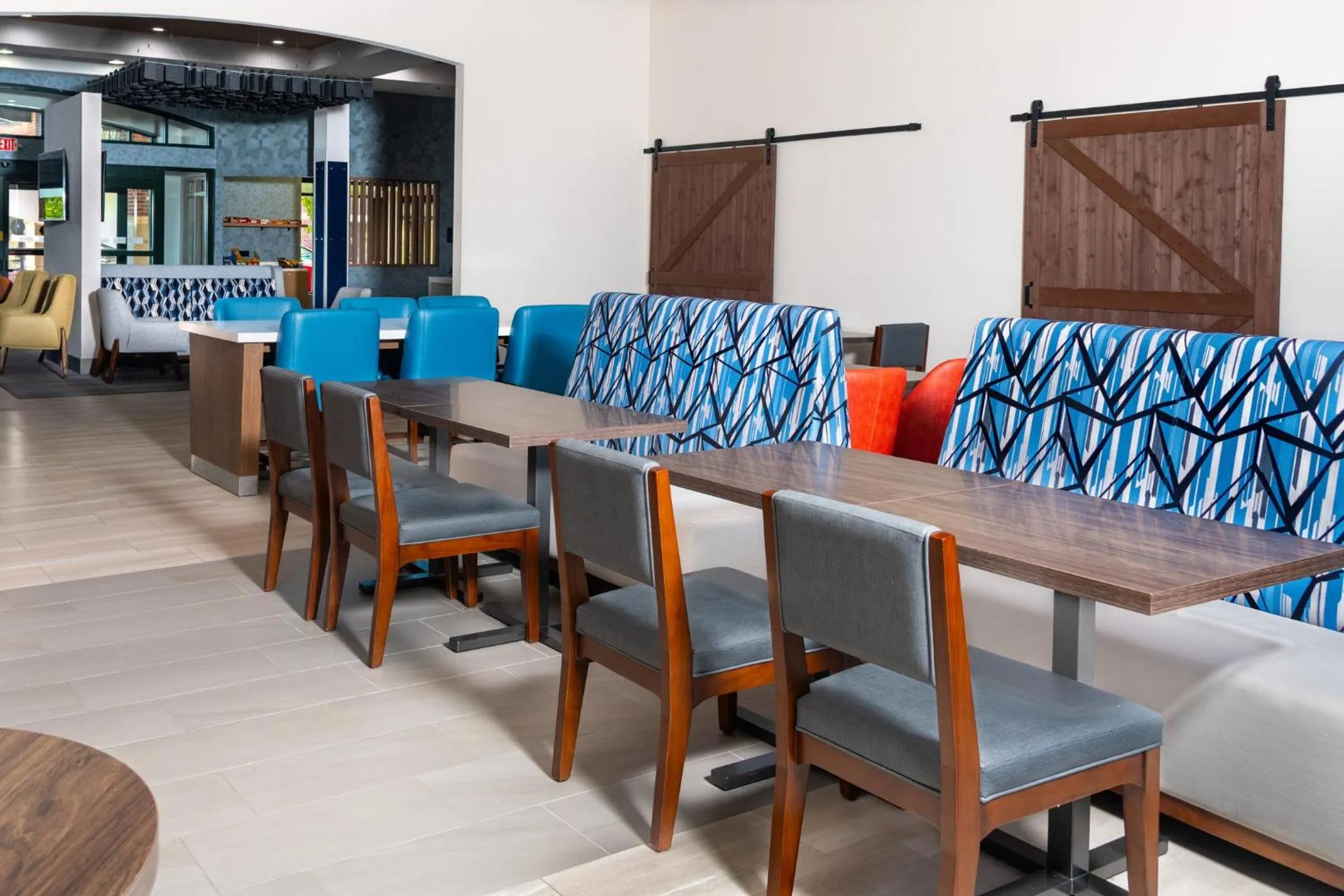 Breakfast in Holiday Inn Express Hotel & Suites Pittsburgh-South Side by IHG