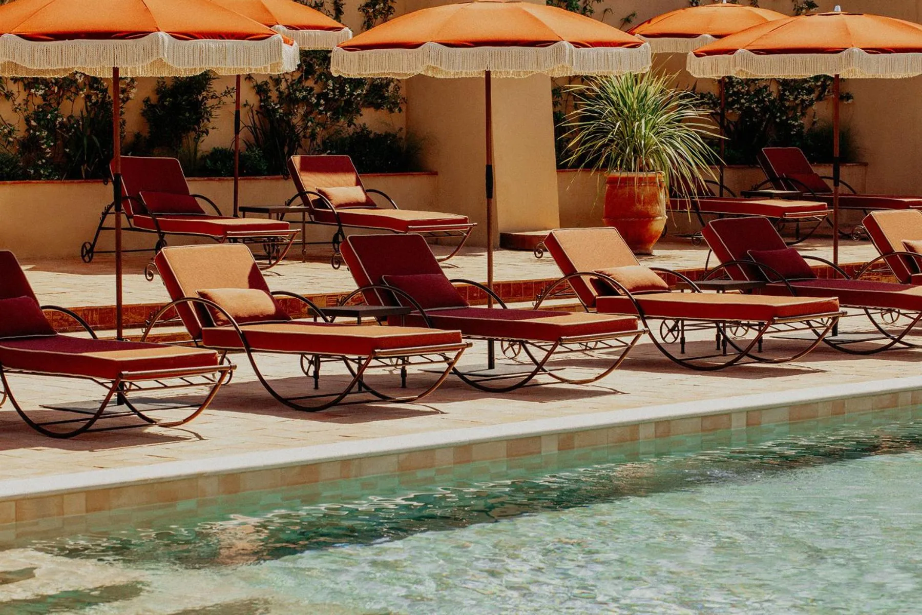 Pool view in Le Mas Candille