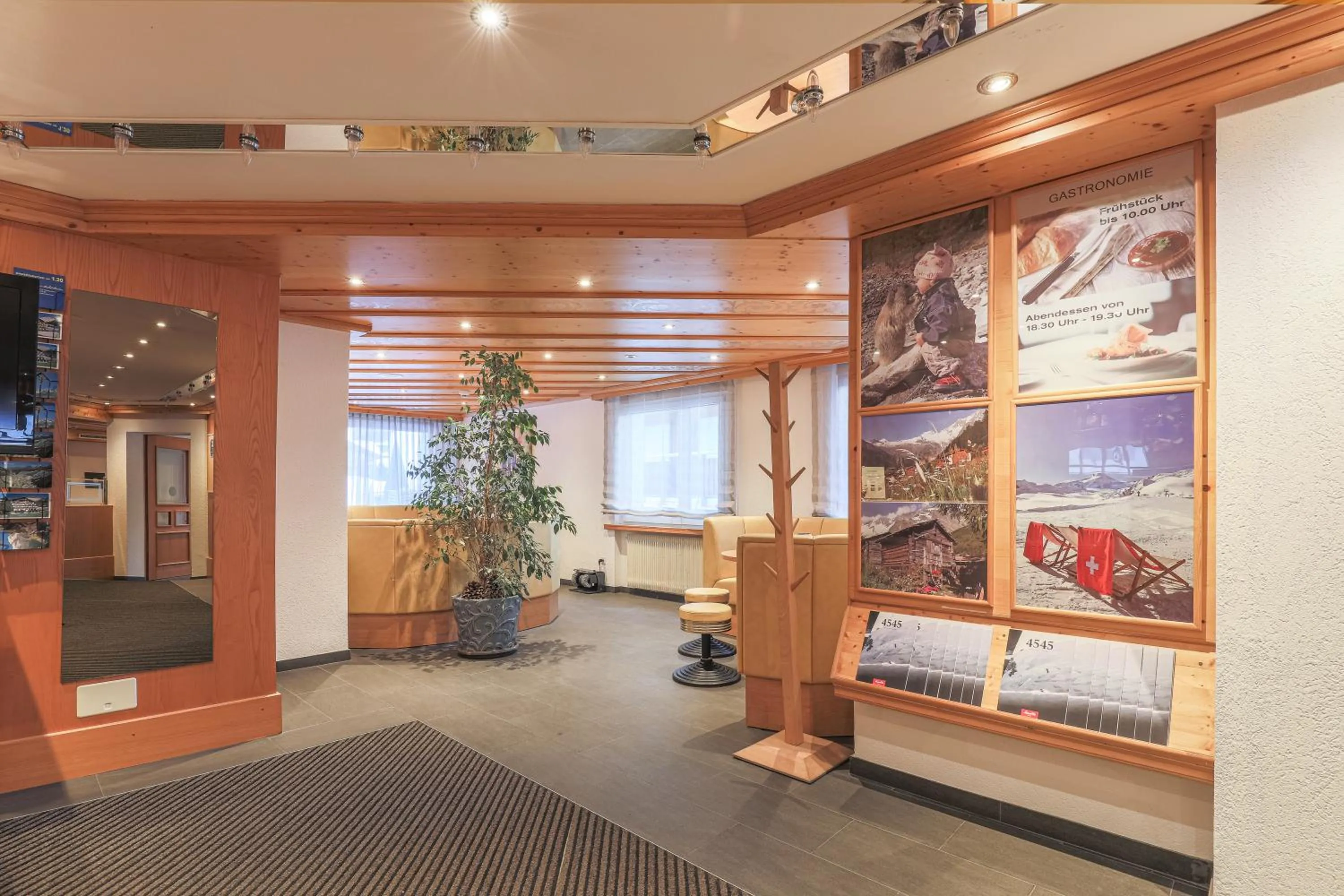 Lobby or reception in Hotel Alpin Superior