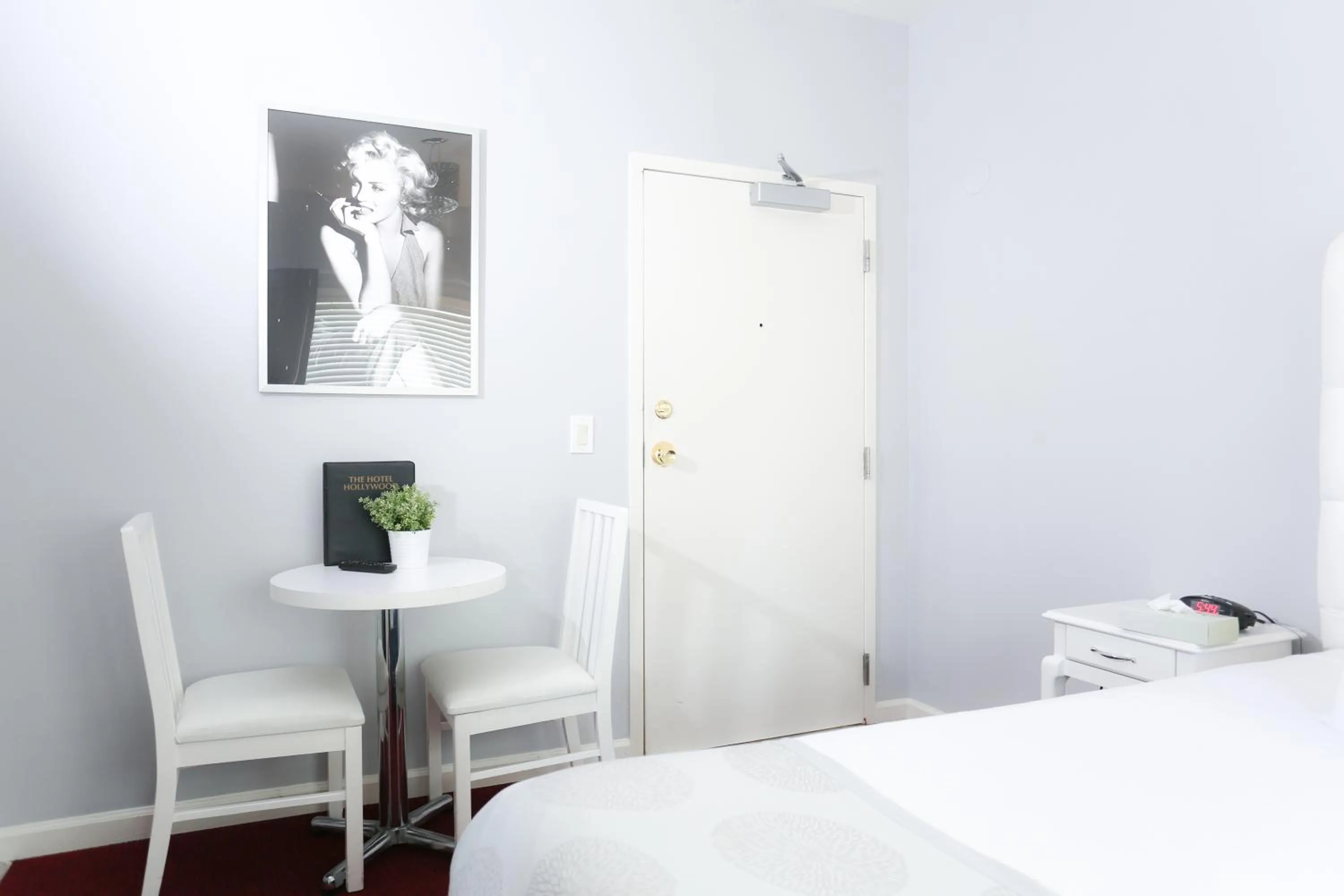 Bed in The Hotel Hollywood