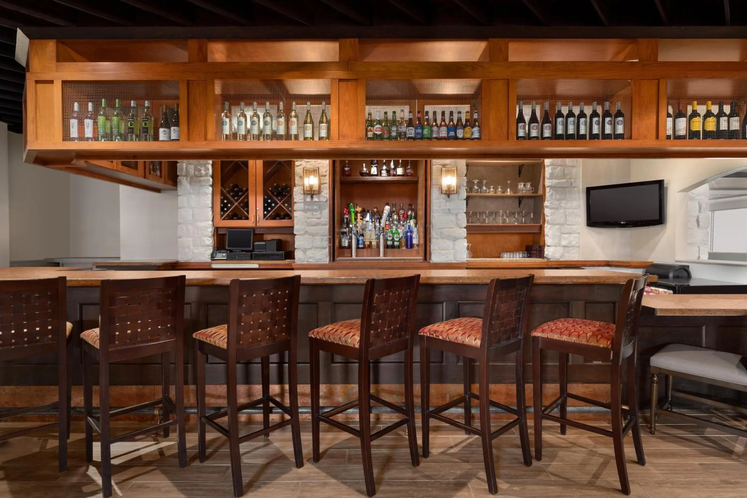 Lounge or bar in Holiday Inn Houston Intercontinental Airport by IHG
