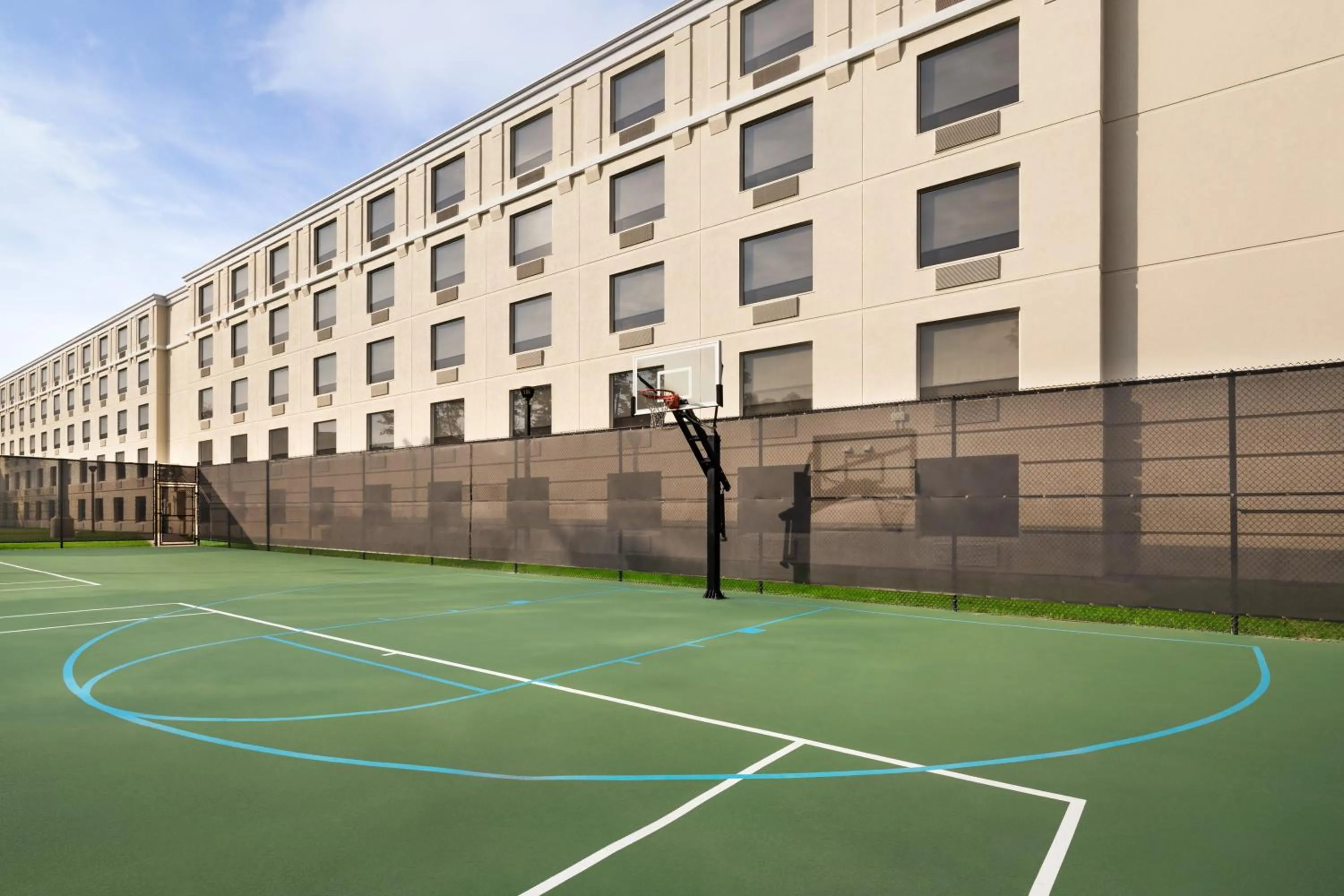 Fitness centre/facilities in Holiday Inn Houston Intercontinental Airport by IHG