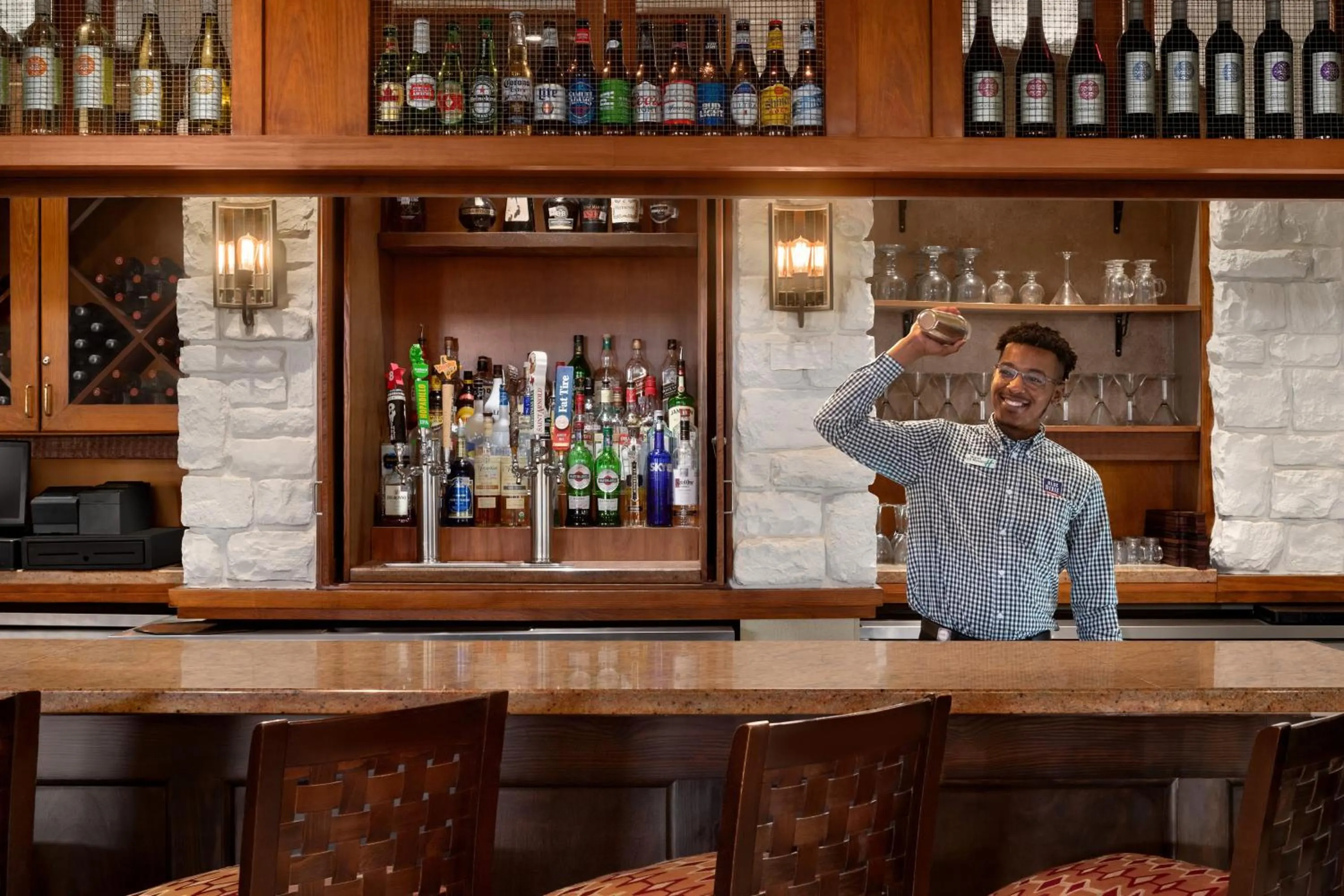 Restaurant/places to eat in Holiday Inn Houston Intercontinental Airport by IHG