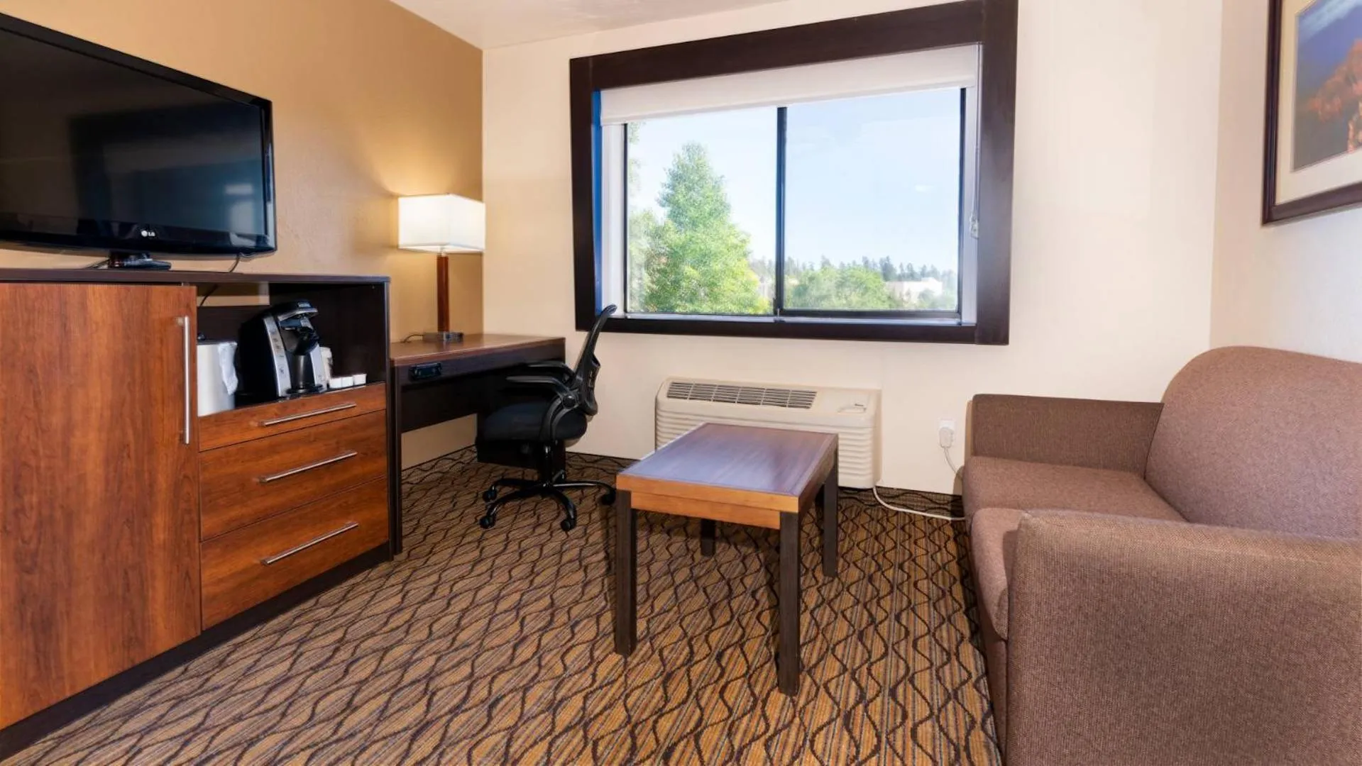 Grand Canyon Hotel & Suites