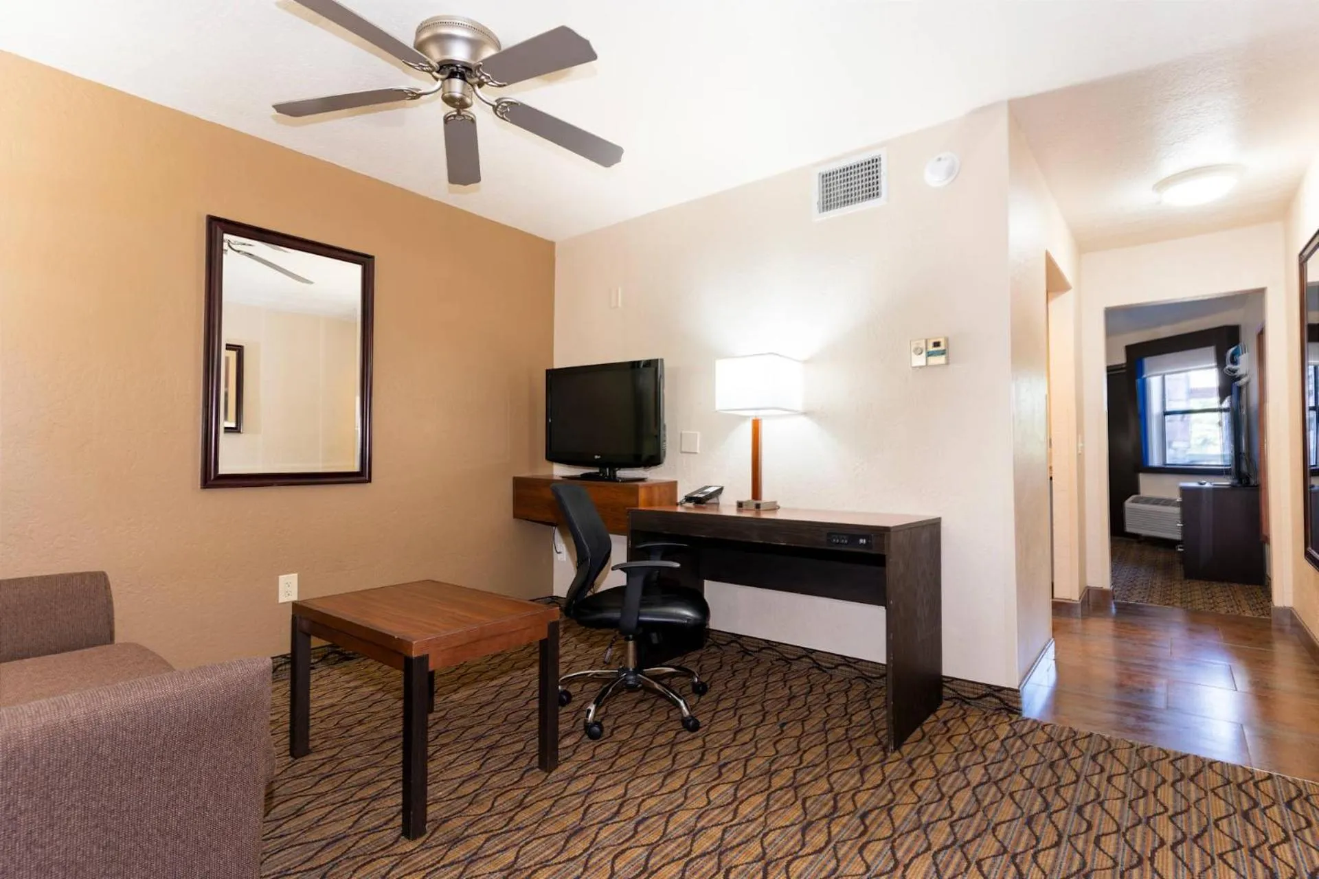 Grand Canyon Hotel & Suites