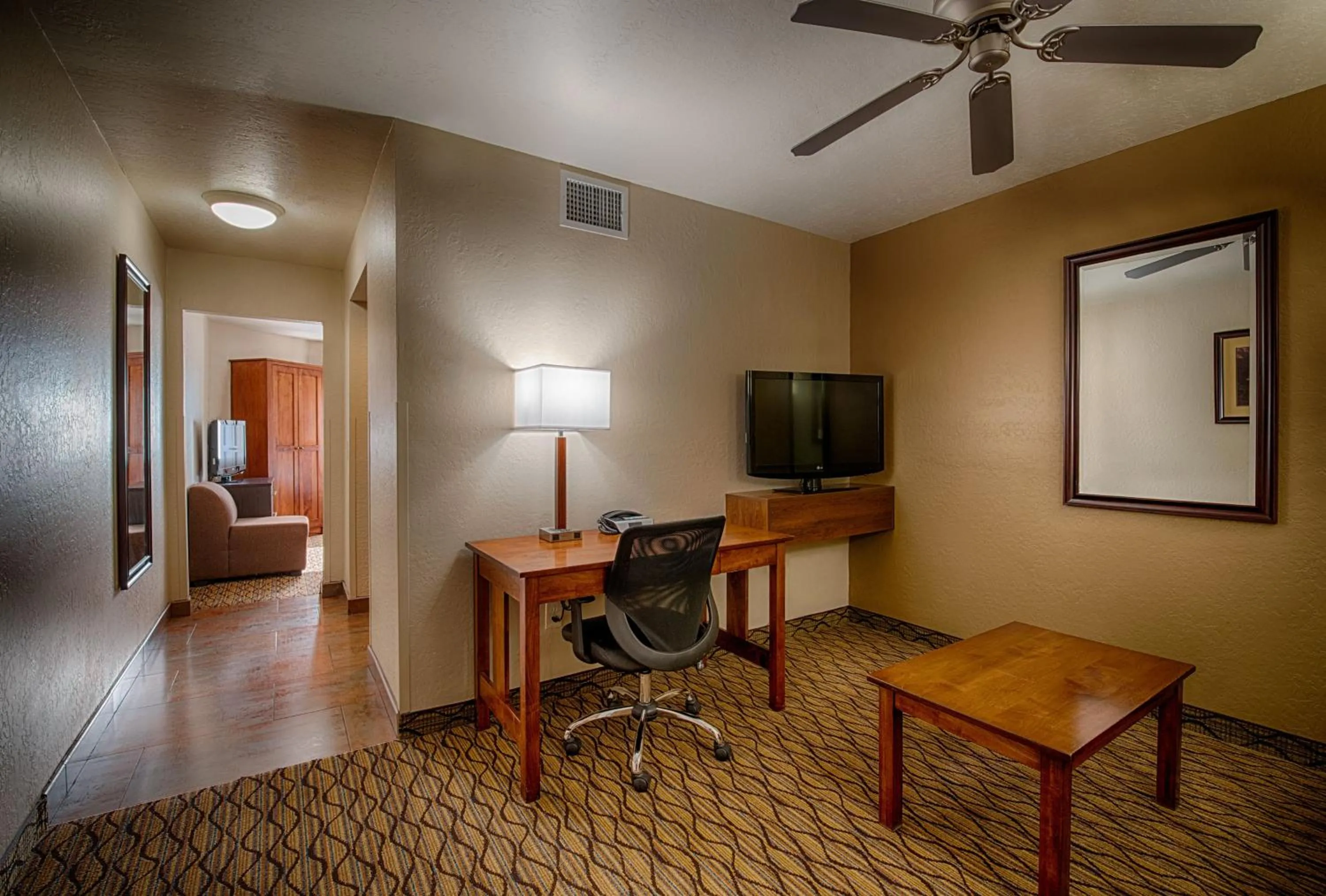 Photo of the whole room in Holiday Inn Express Grand Canyon, an IHG Hotel