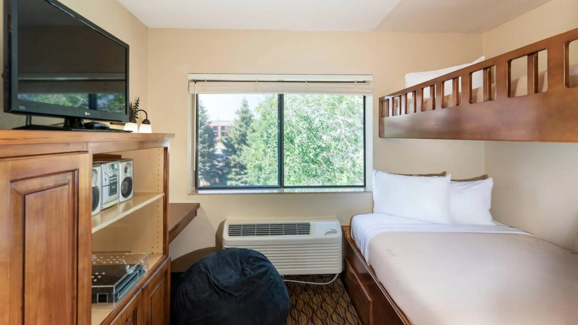 Bed in Grand Canyon Hotel & Suites