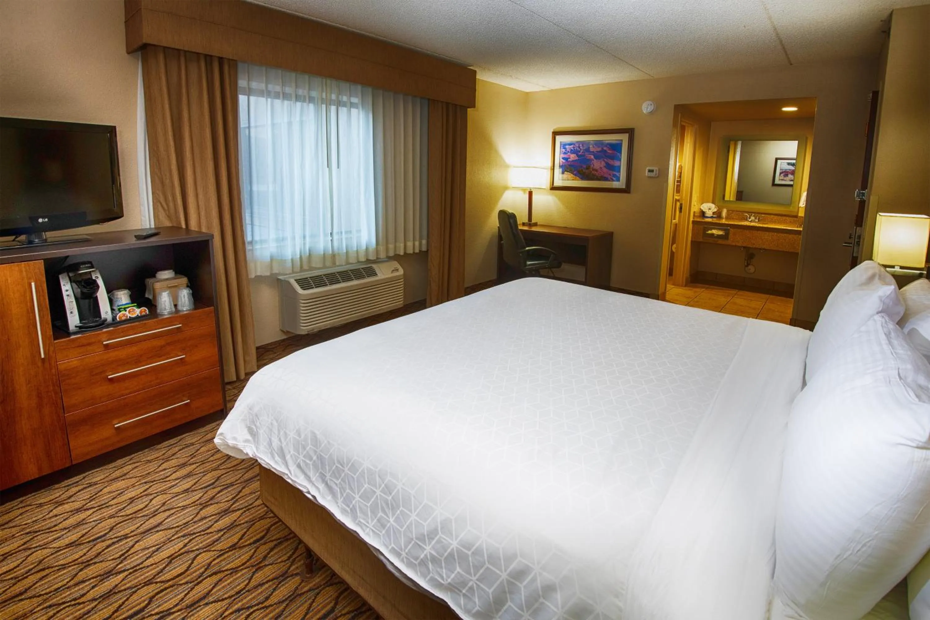 Photo of the whole room, Bed in Holiday Inn Express Grand Canyon, an IHG Hotel