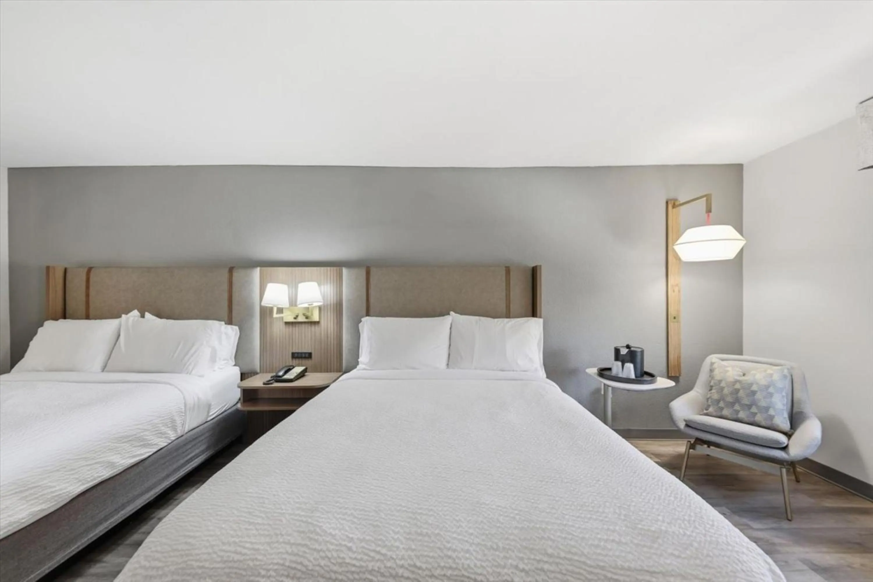 Photo of the whole room, Bed in Holiday Inn Hotel Atlanta-Tucker, a Full Service Hotel