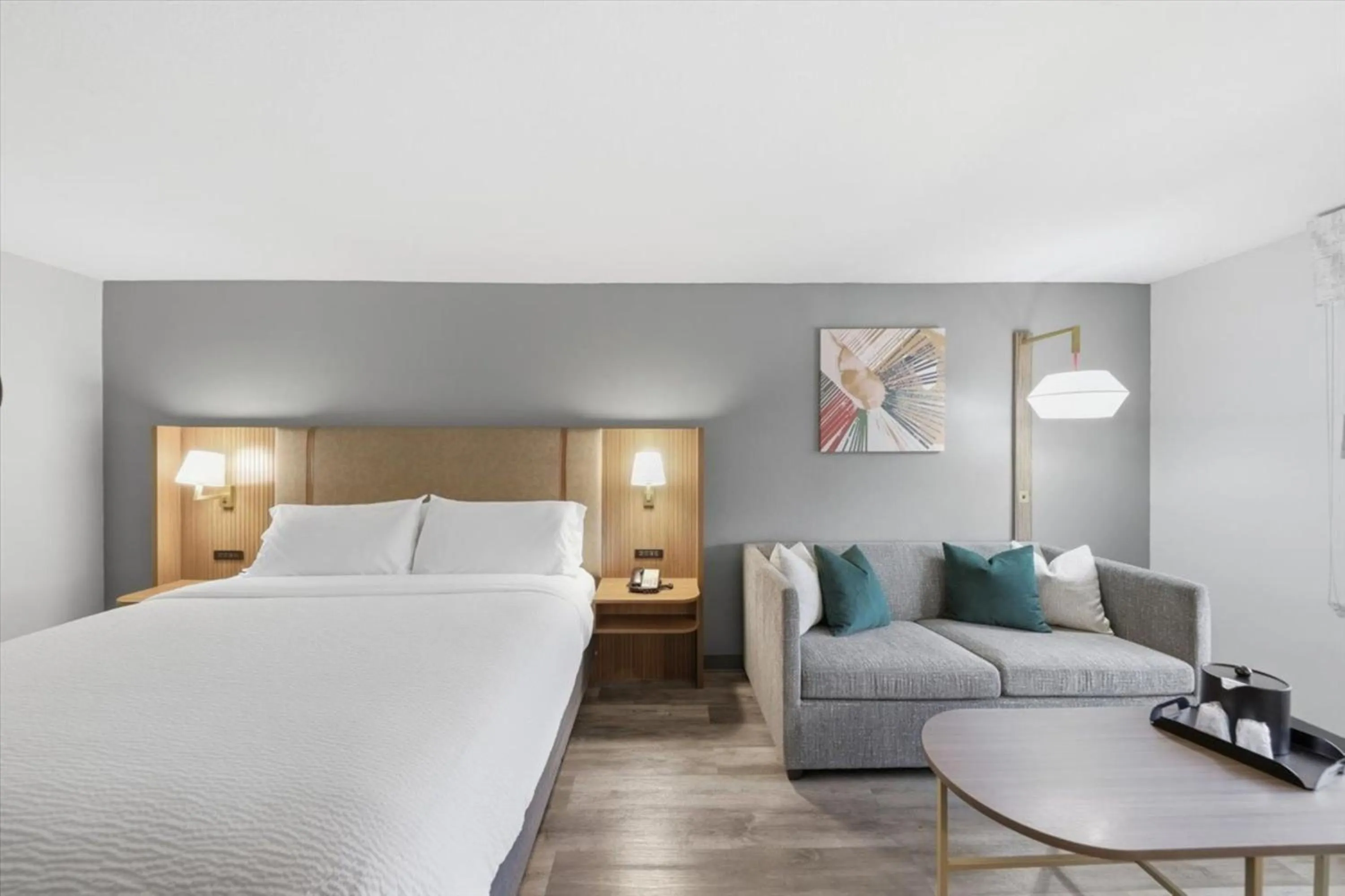 Photo of the whole room, Bed in Holiday Inn Hotel Atlanta-Tucker, a Full Service Hotel