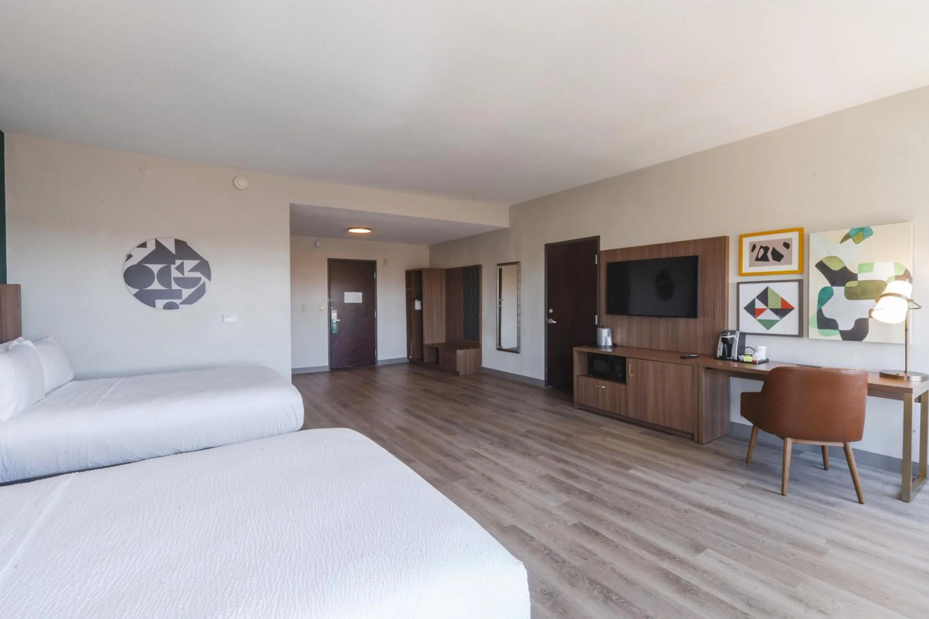 Photo of the whole room, Bed in Holiday Inn Hou Energy Corridor Eldridge by IHG