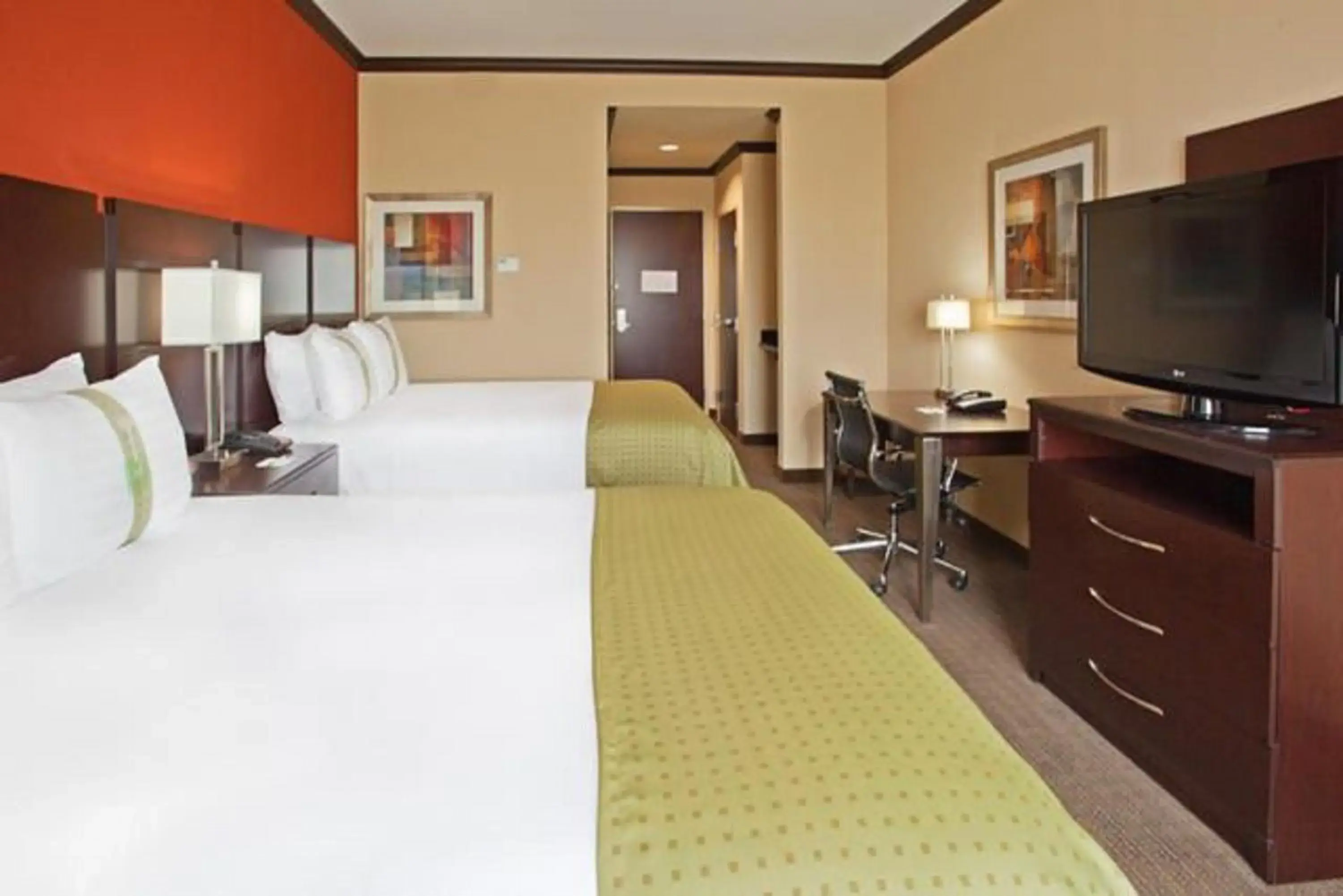 Superior King Room with Two King Beds in Holiday Inn Hou Energy Corridor Eldridge by IHG Superior King Room with Two King Beds in Holiday Inn Hou Energy Corridor Eldridge by IHG