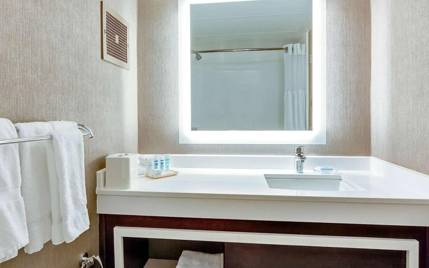 Bathroom in Sonesta Atlanta Northwest Galleria - Marietta