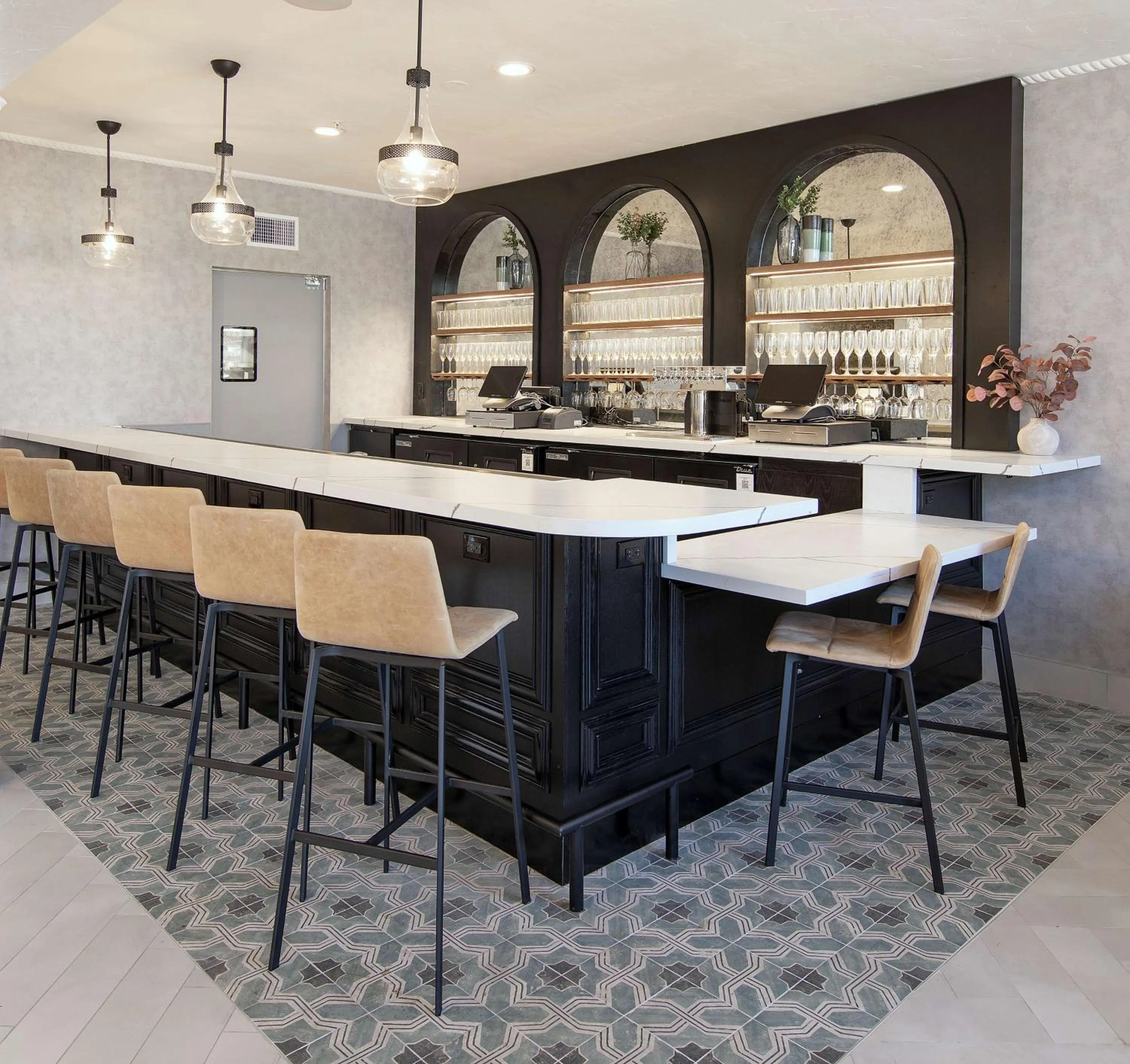 Lounge or bar in Hotel Virginia Santa Barbara, Tapestry Collection by Hilton