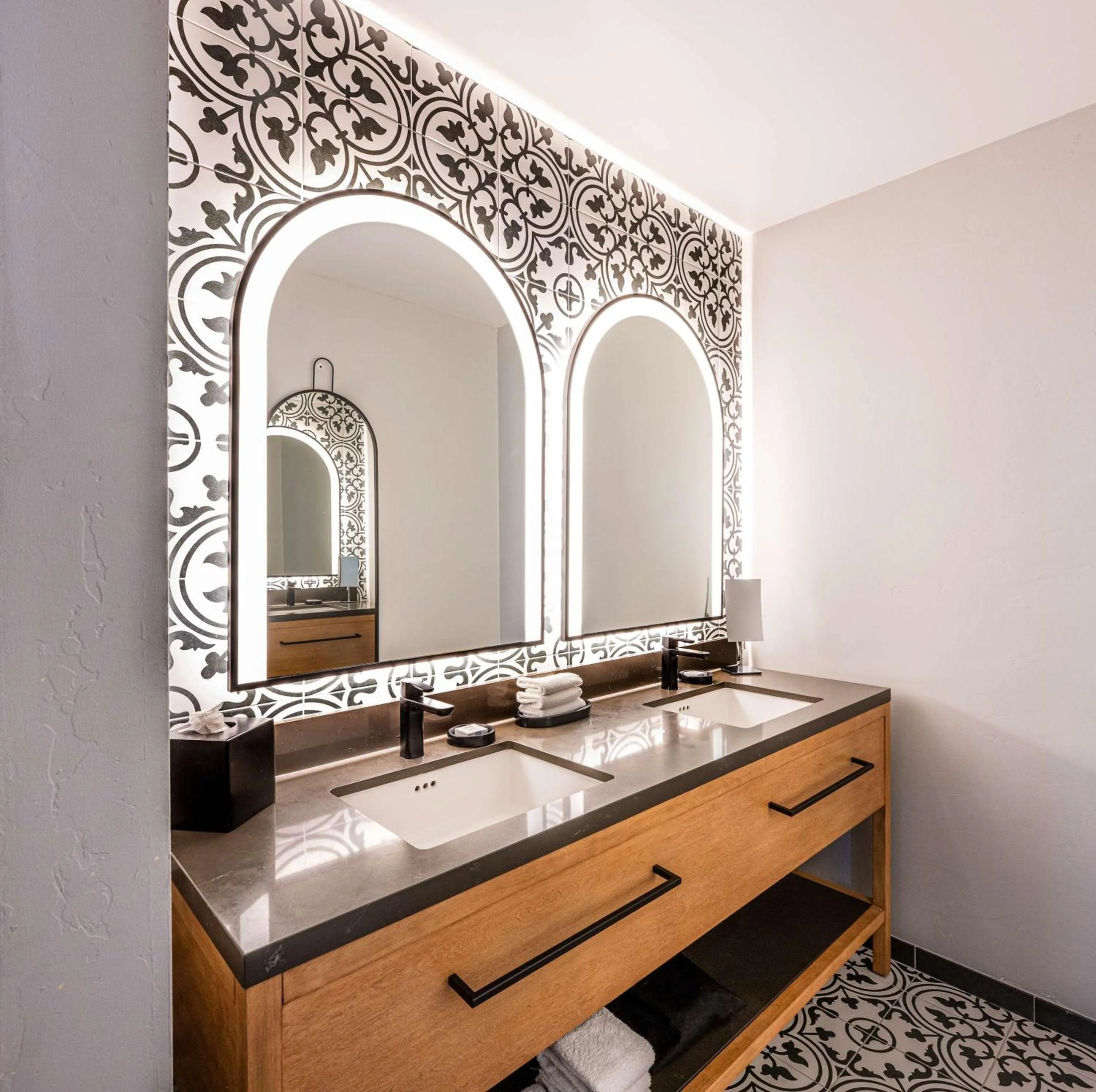 Bathroom in Hotel Virginia Santa Barbara, Tapestry Collection by Hilton