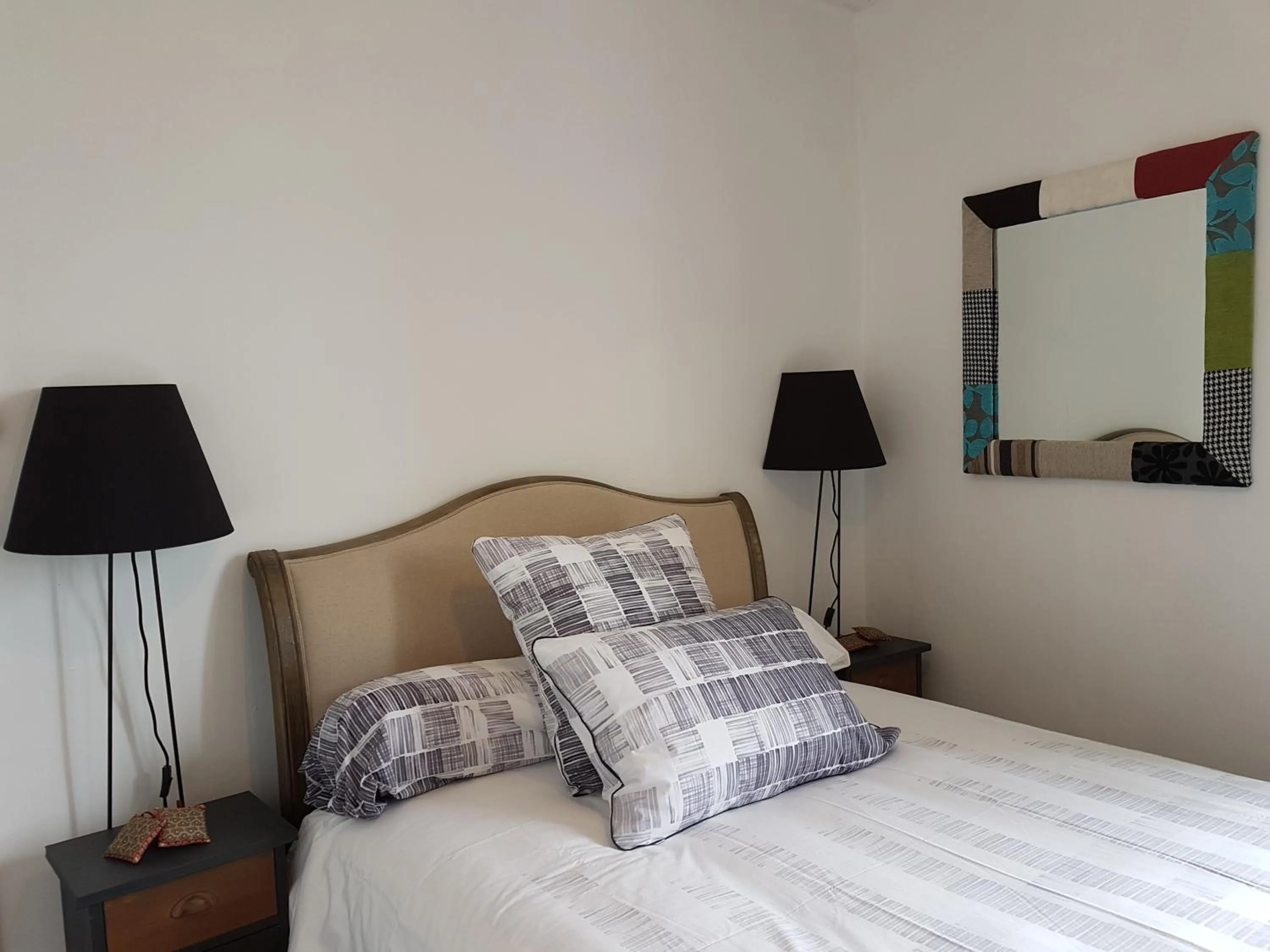 Photo of the whole room, Bed in D'Ici et D'Ailleurs