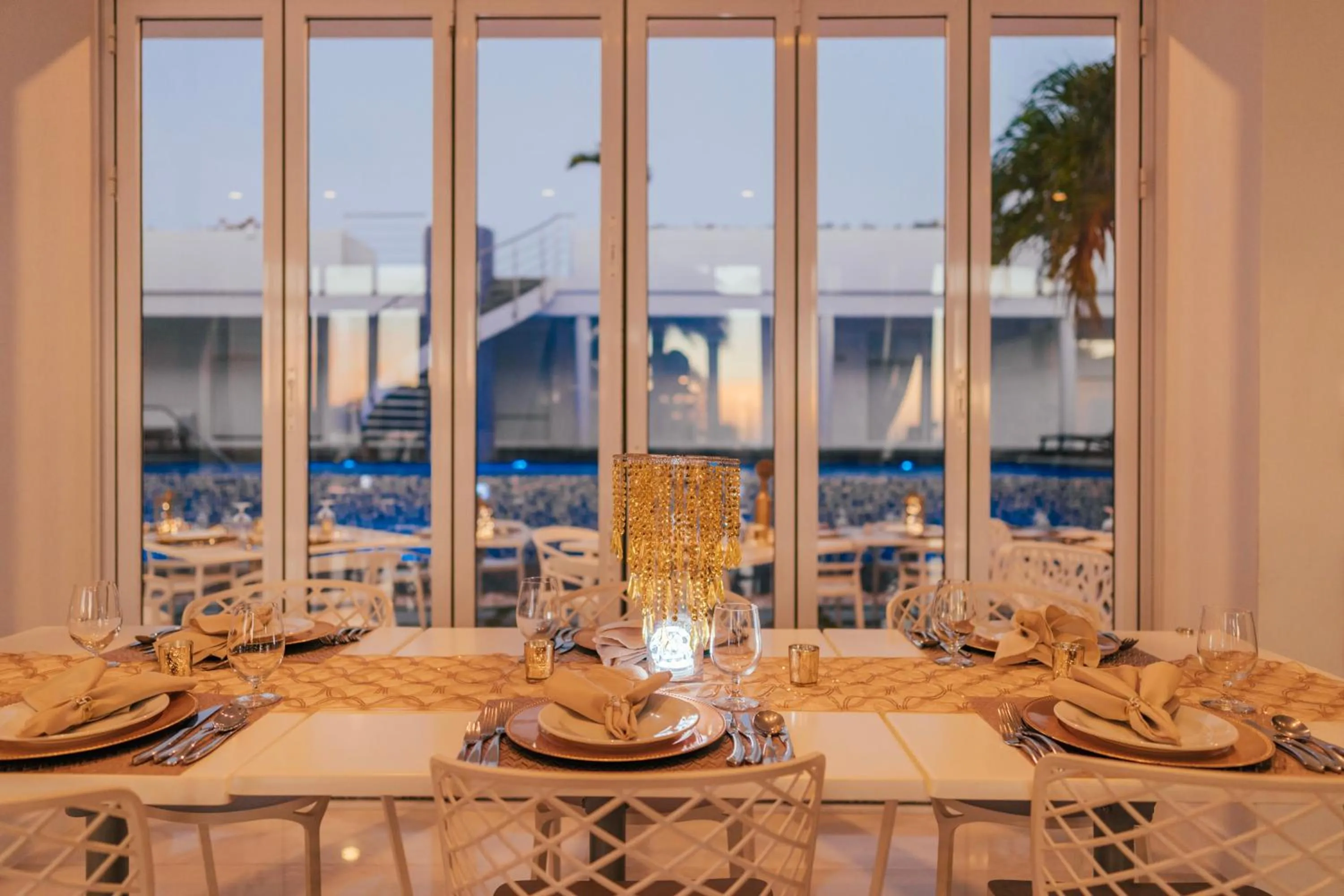 Restaurant/places to eat in Ocean Z Boutique Hotel