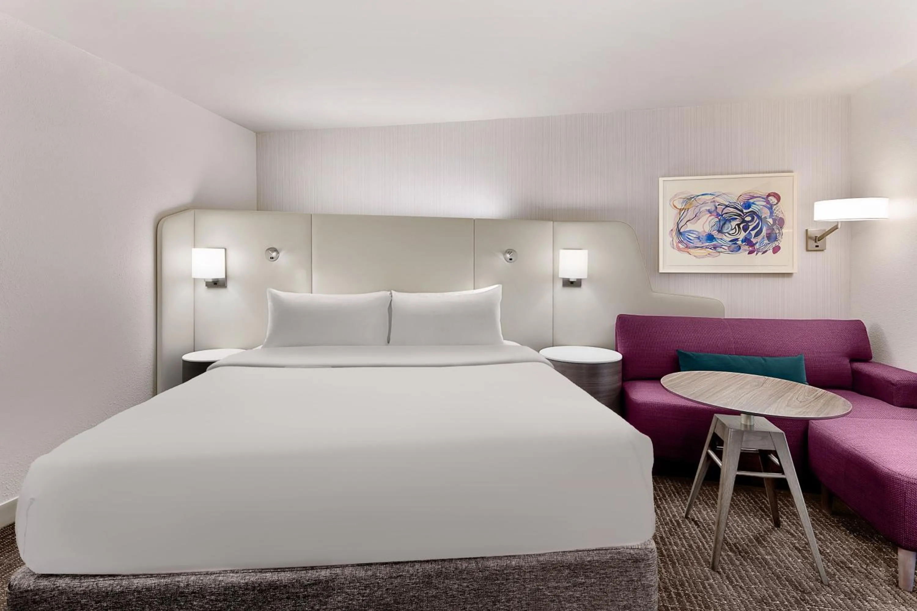 Photo of the whole room, Bed in Crowne Plaza Atlanta Perimeter at Ravinia by IHG