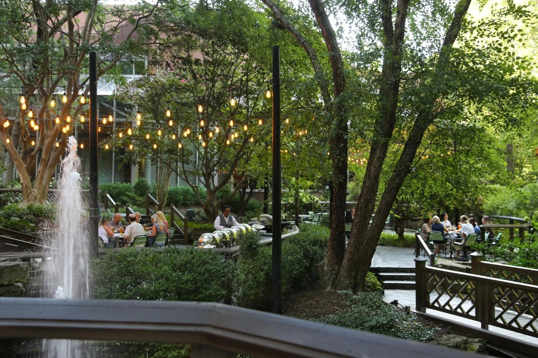 Restaurant/places to eat in Crowne Plaza Atlanta Perimeter at Ravinia by IHG