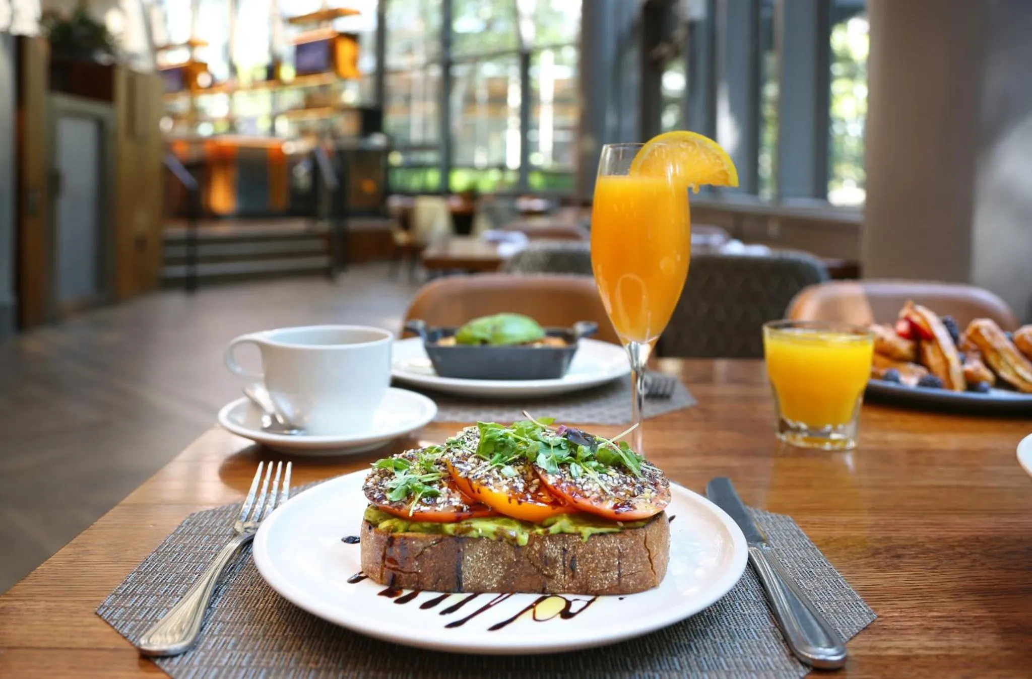 Restaurant/places to eat in Crowne Plaza Atlanta Perimeter at Ravinia by IHG