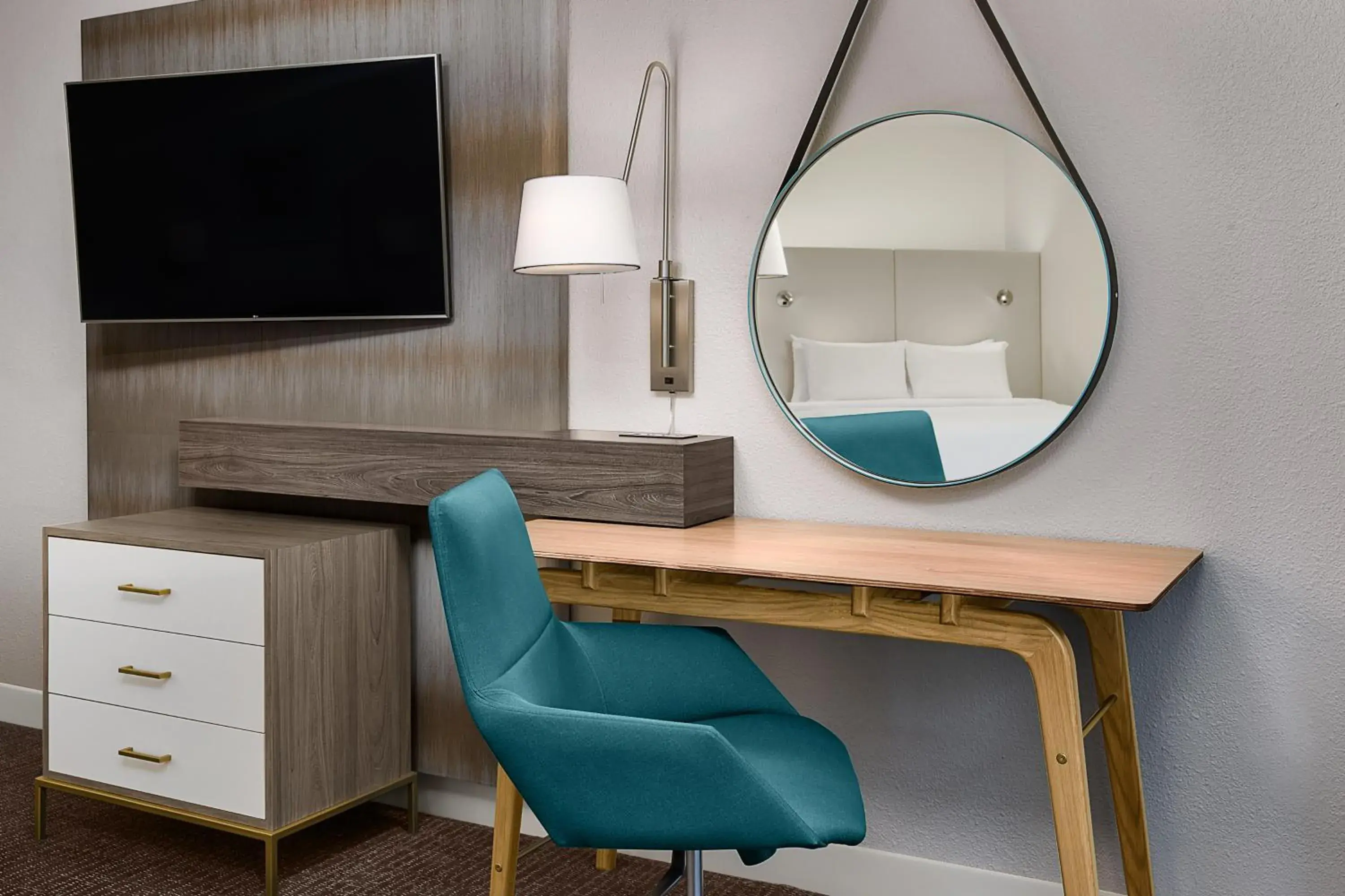 Standard Room in Crowne Plaza Atlanta Perimeter at Ravinia by IHG Standard Room in Crowne Plaza Atlanta Perimeter at Ravinia by IHG