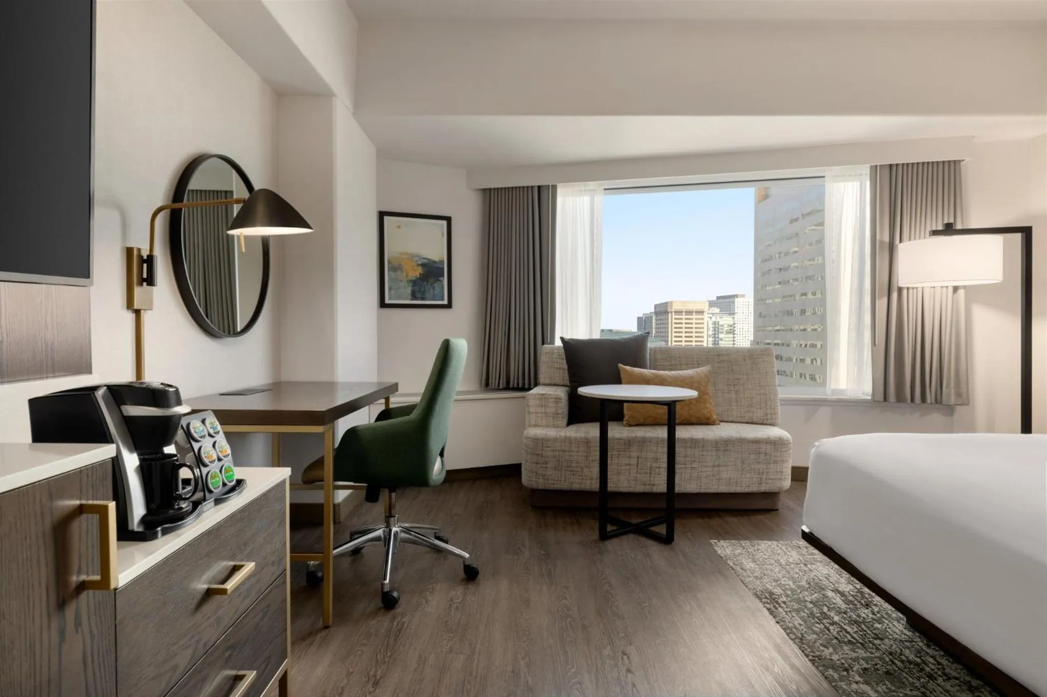 Photo of the whole room, Bed in Crowne Plaza Seattle Newly Renovated with No Resort Fee