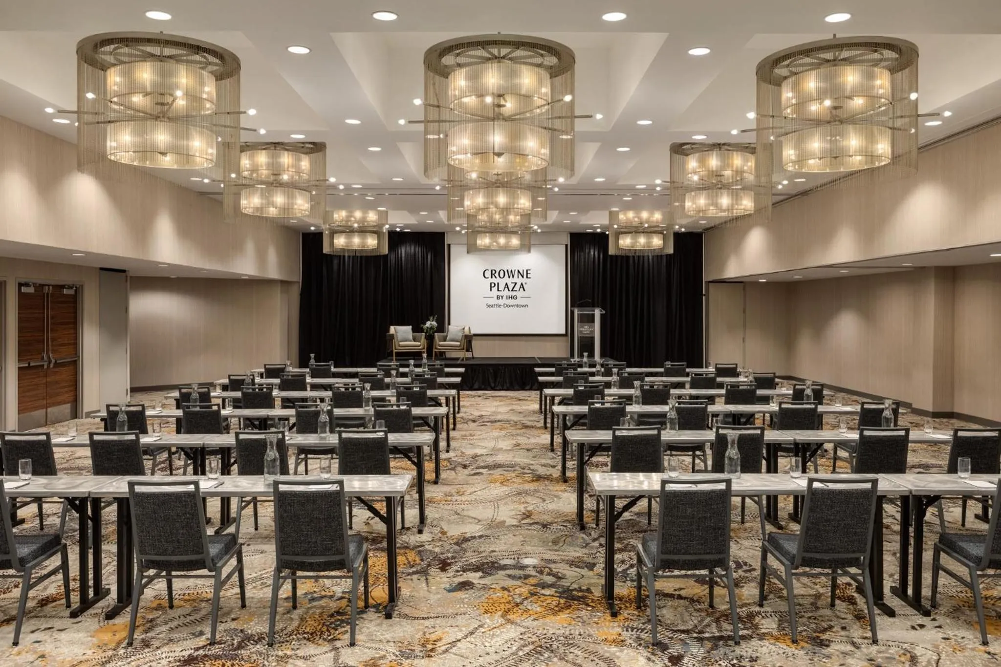 Banquet/Function facilities in Crowne Plaza Seattle Newly Renovated with No Resort Fee