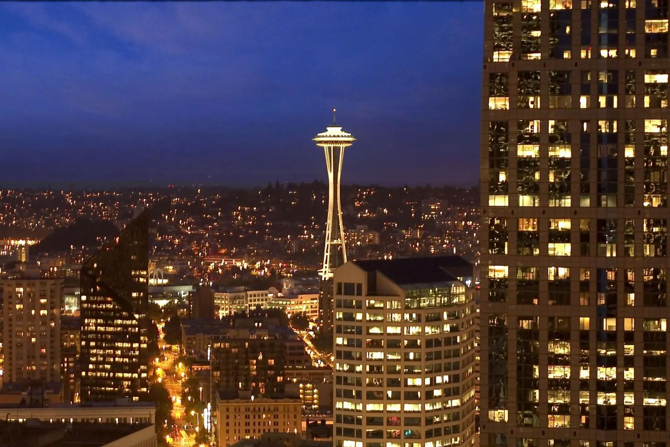 Area and facilities in Crowne Plaza Seattle Newly Renovated with No Resort Fee