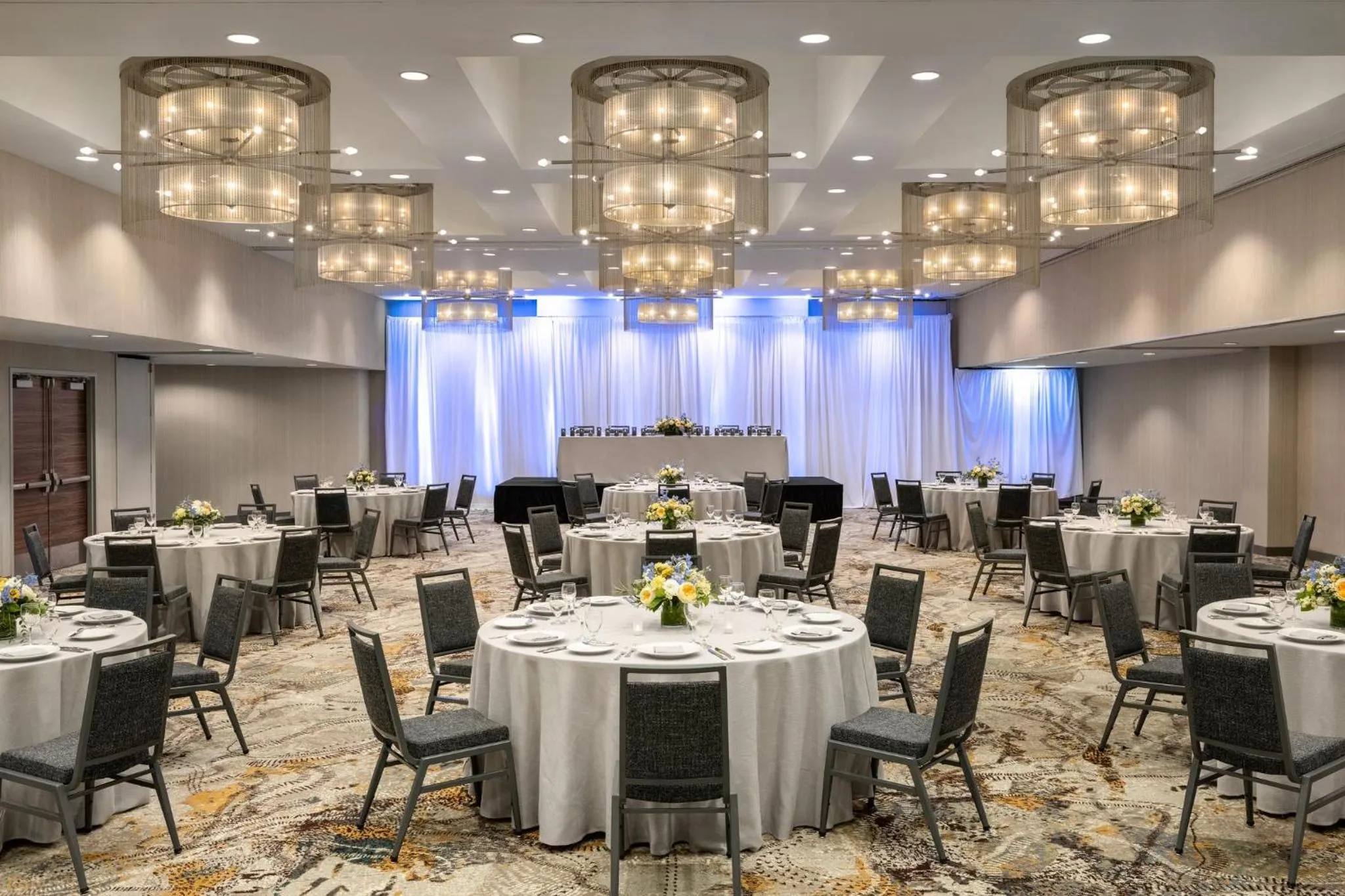 Banquet/Function facilities in Crowne Plaza Seattle Newly Renovated with No Resort Fee