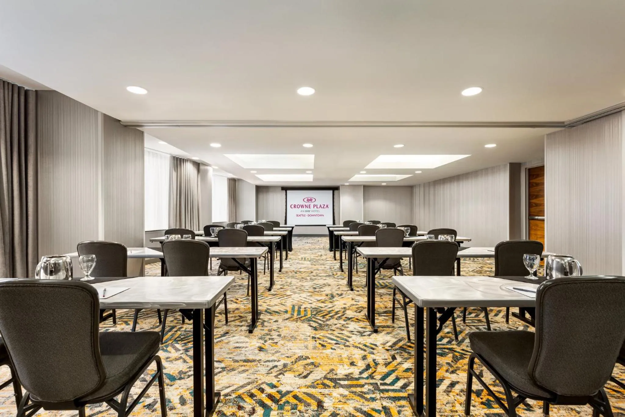 Meeting/conference room in Crowne Plaza Seattle Newly Renovated with No Resort Fee